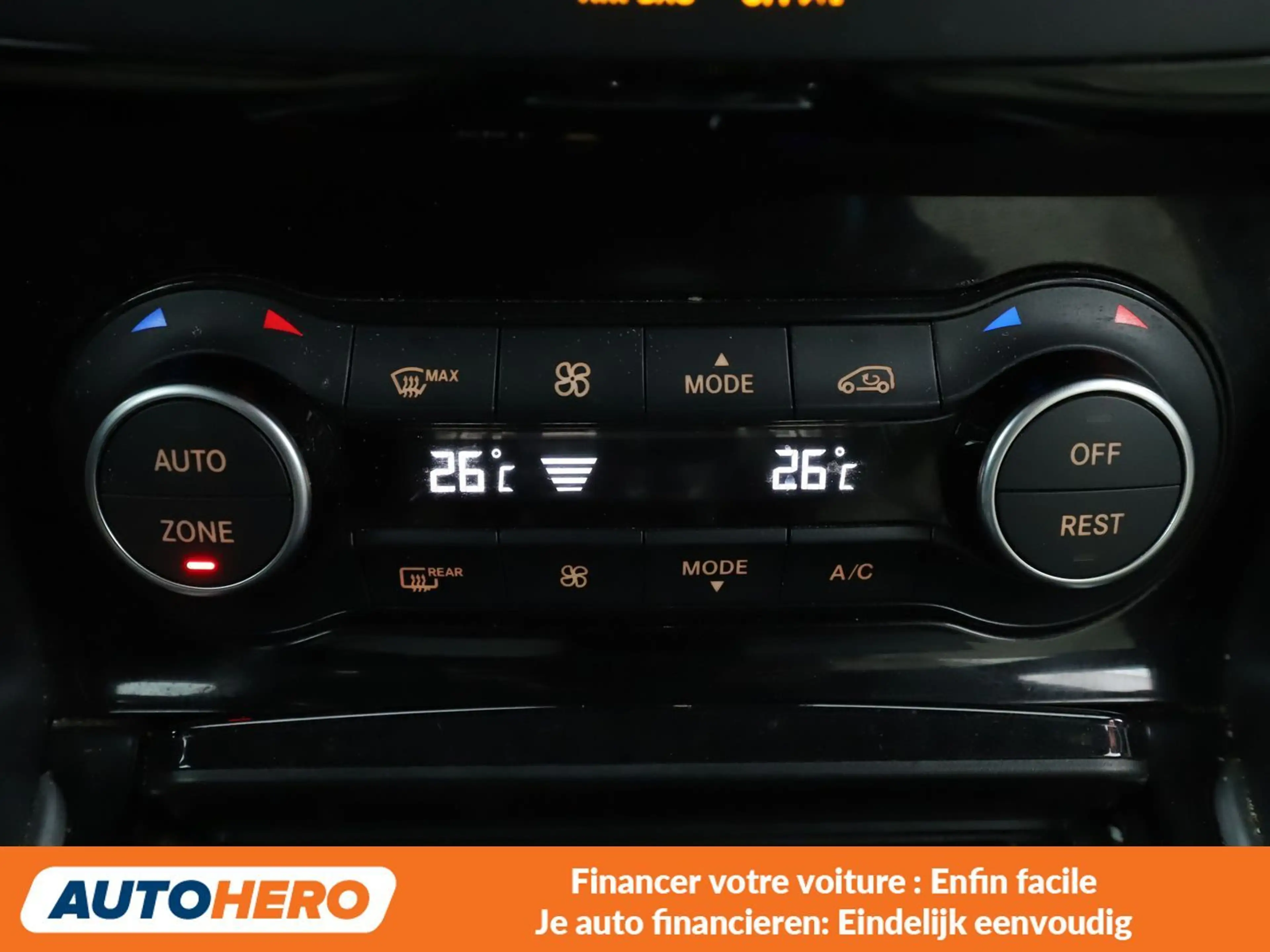 Infiniti Q30 2.2 Diesel Premium Tech AWD — photo 10