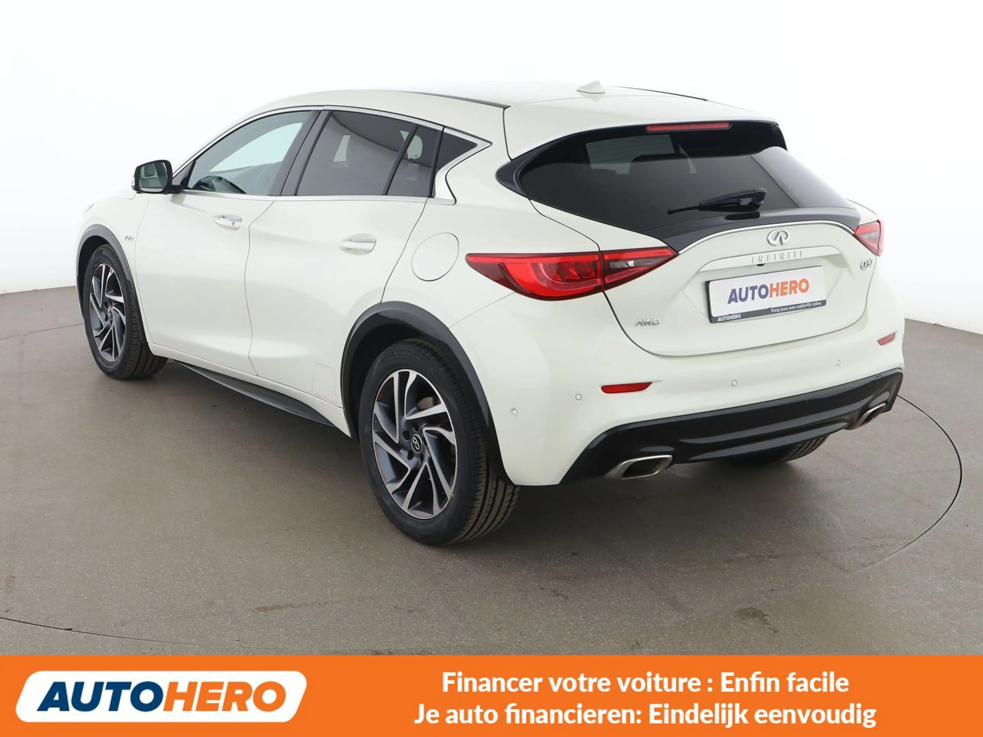 Infiniti Q30 2.2 Diesel Premium Tech AWD — photo 4