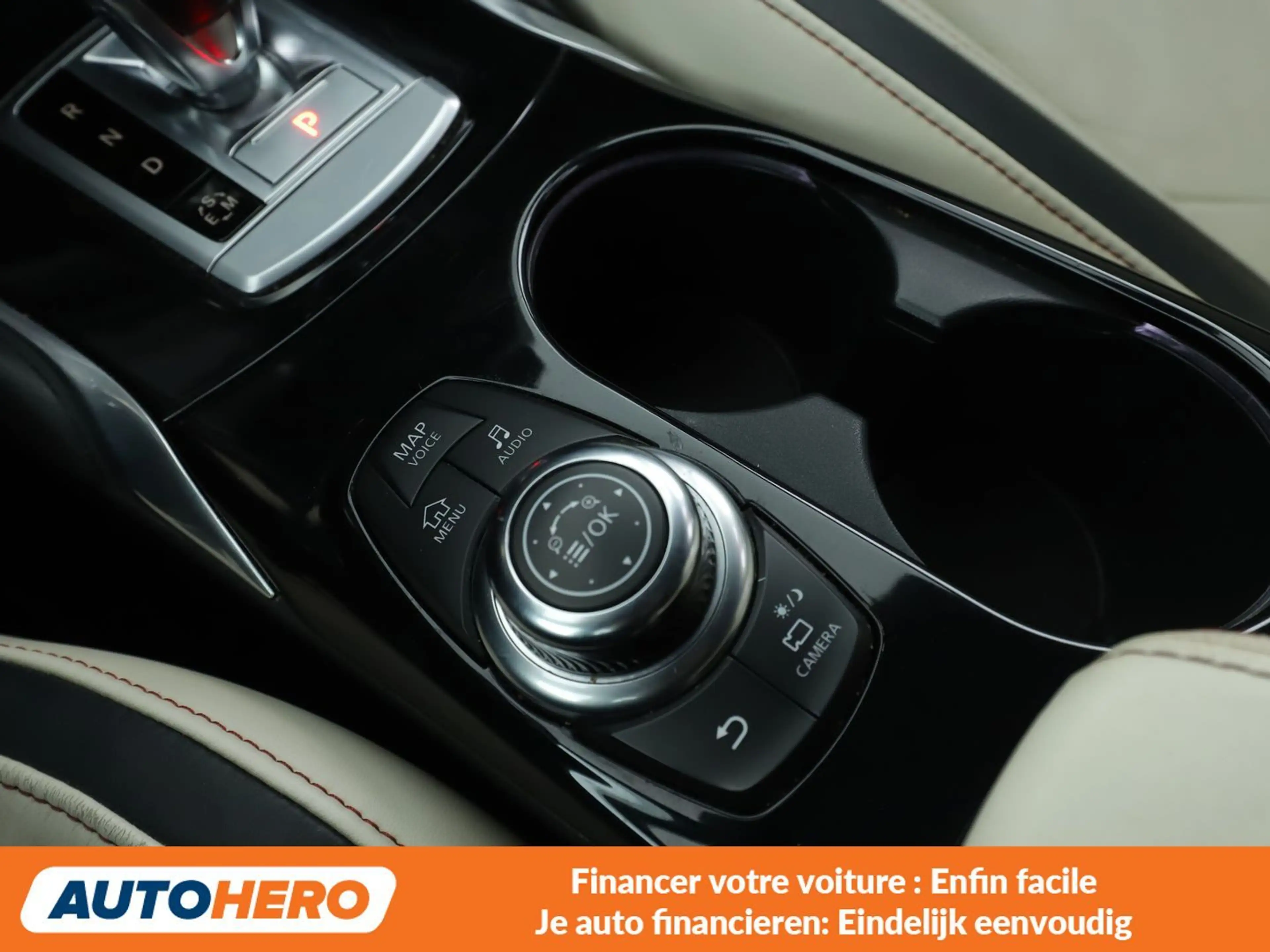 Infiniti Q30 2.2 Diesel Premium Tech AWD — photo 12