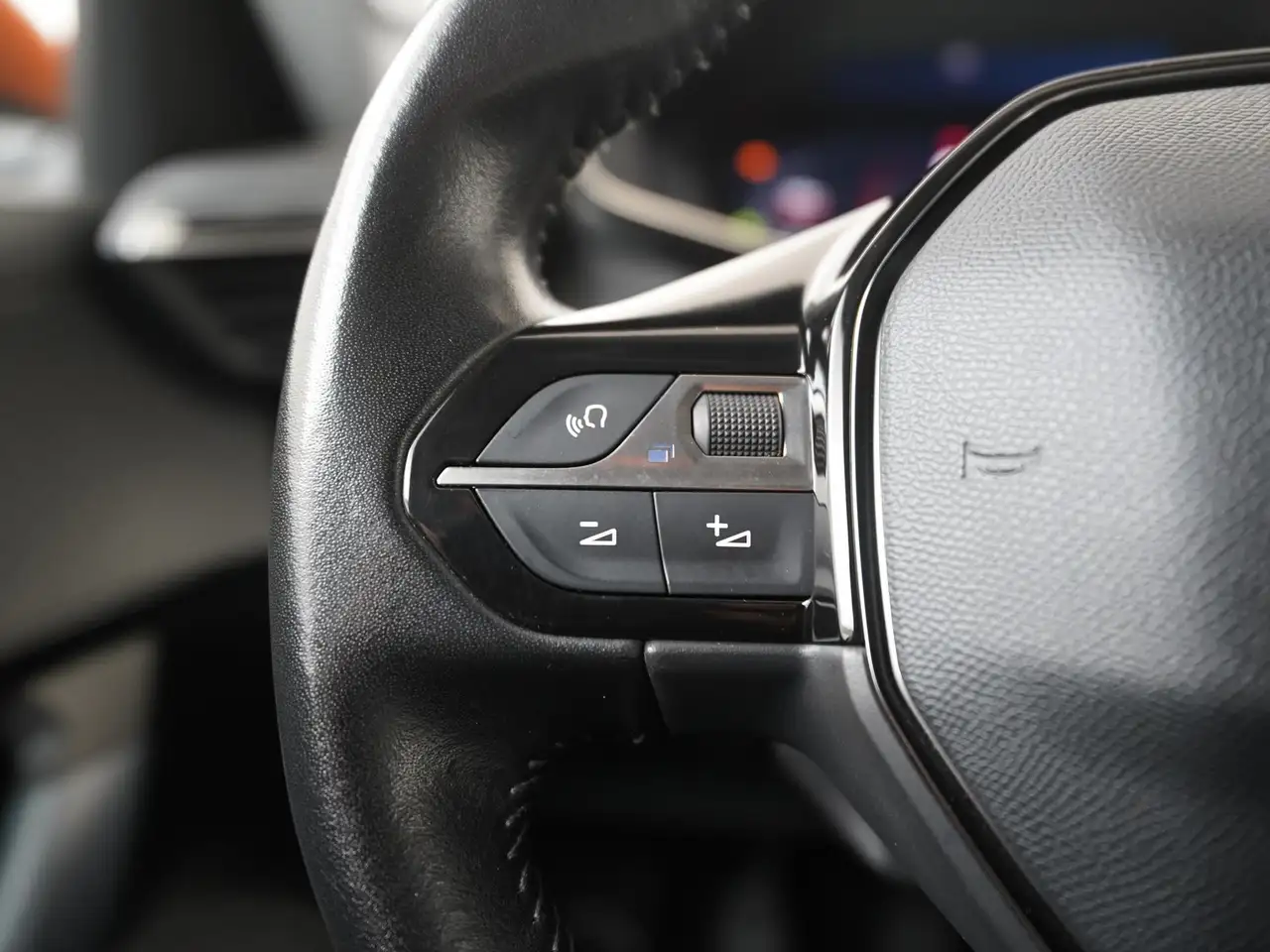 Peugeot 2008 1.2 PureTech Allure Navigatie Camera Carplay, миниатюра 7
