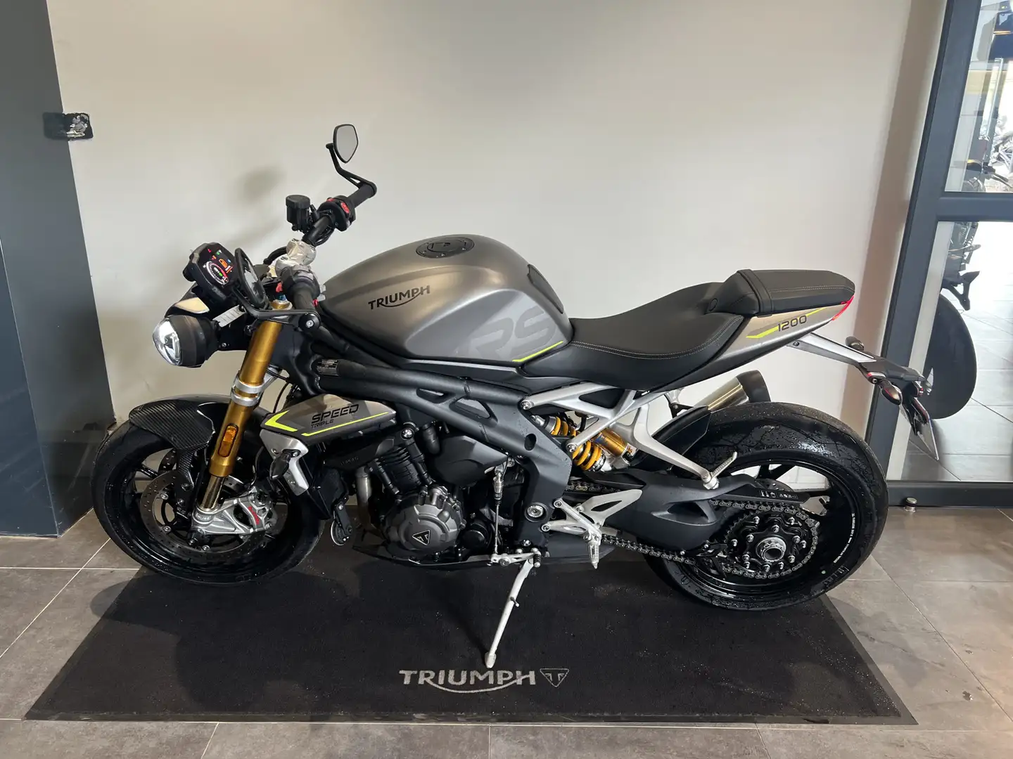 Triumph Speed Triple 1200 RS Gris - 1