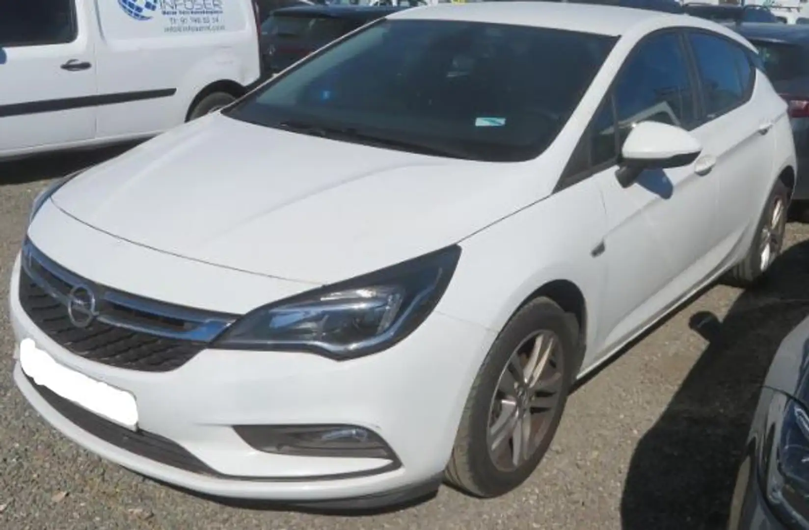 Opel Astra 1.6CDTi Business + 110 Weiß - 2