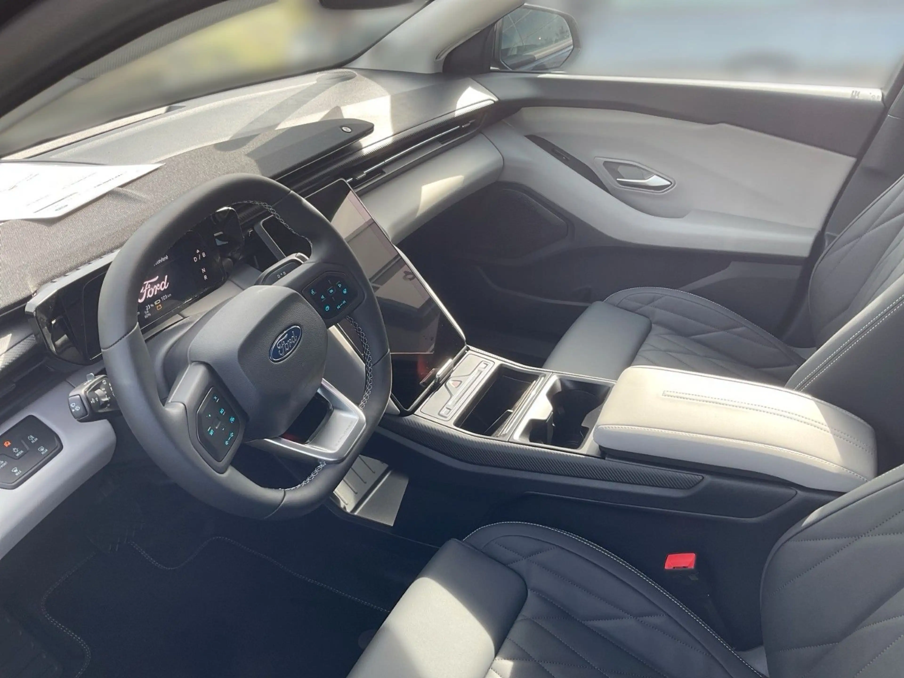 Ford Explorer Prem. RWD " Förderfähig " — photo 7