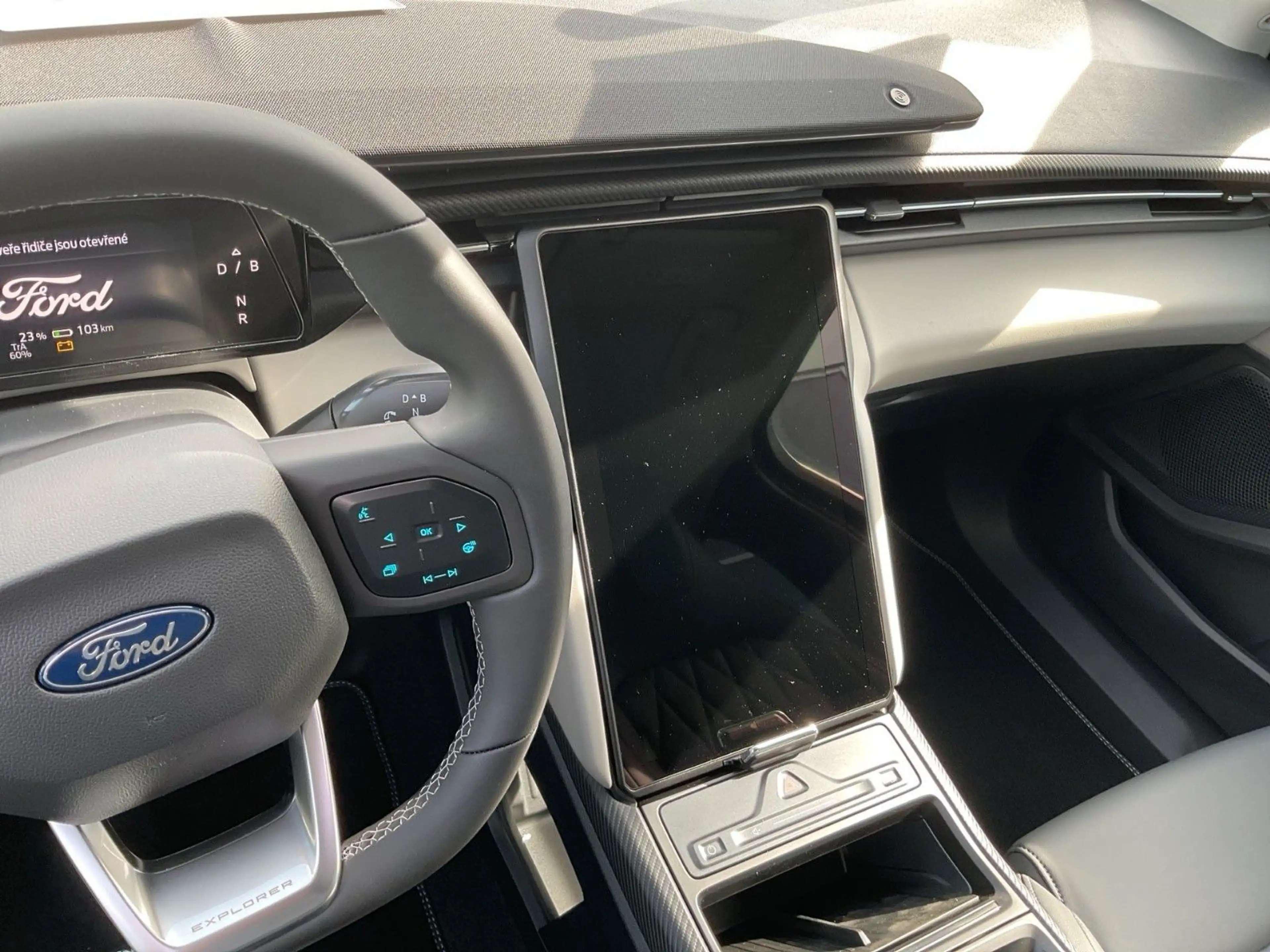 Ford Explorer Prem. RWD " Förderfähig " — photo 9