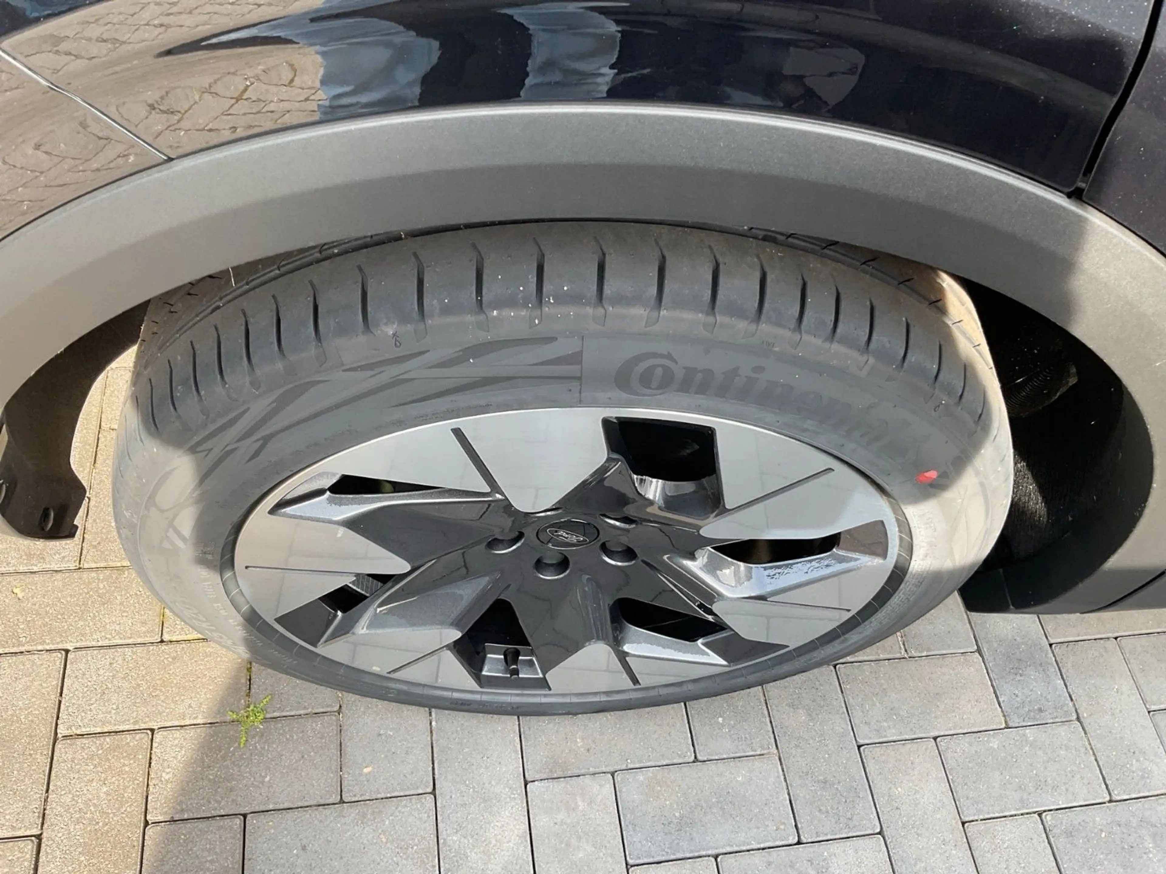 Ford Explorer Prem. RWD " Förderfähig " — photo 14