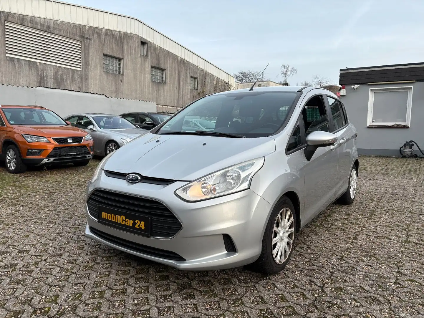 Ford B-Max B-MAX Trend KLIMAAUT. NAVI Zilver - 1