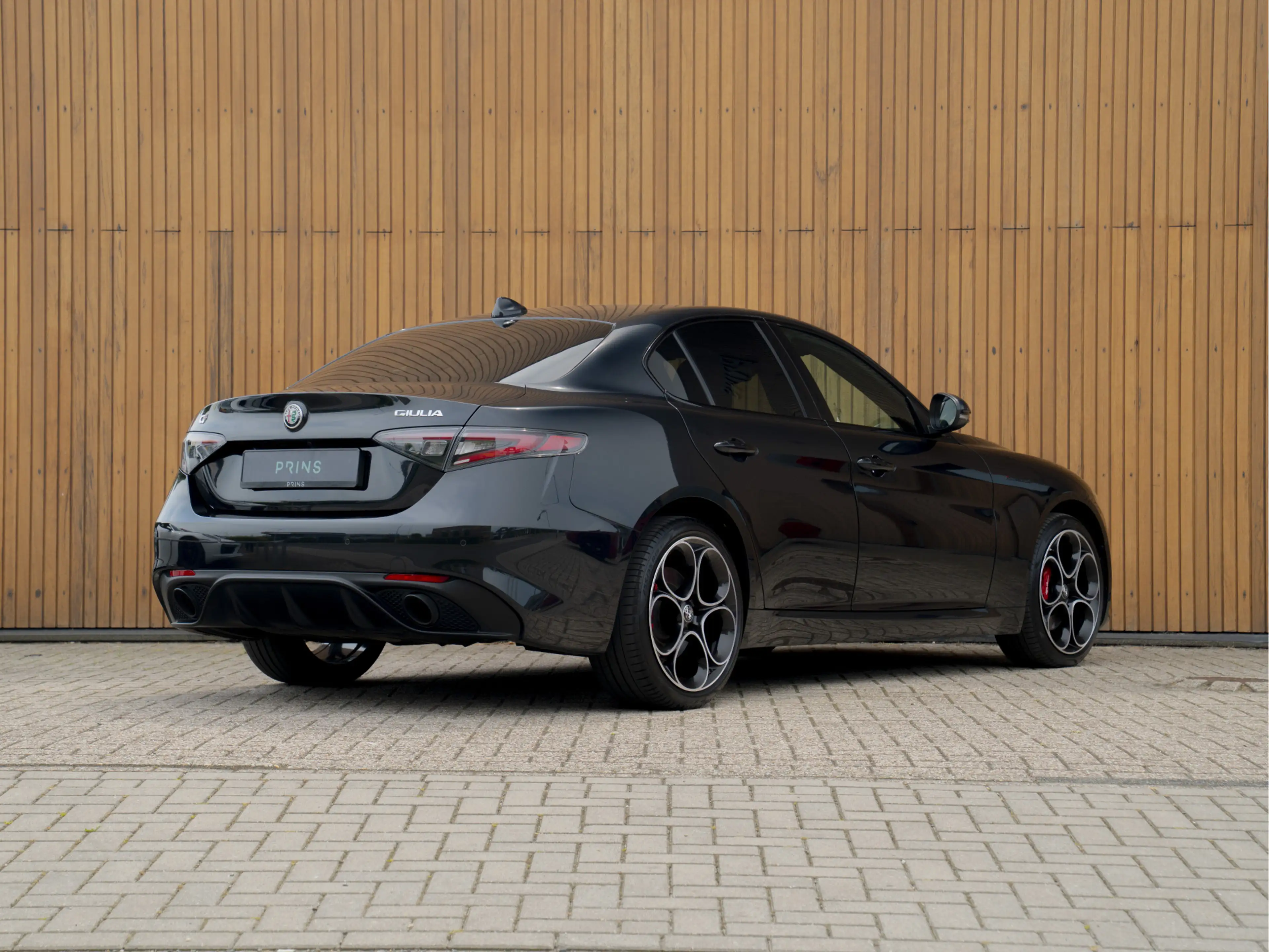 Alfa Romeo Giulia 2.0 T GME AWD Competizione Staat in loods klaar vo — photo 4