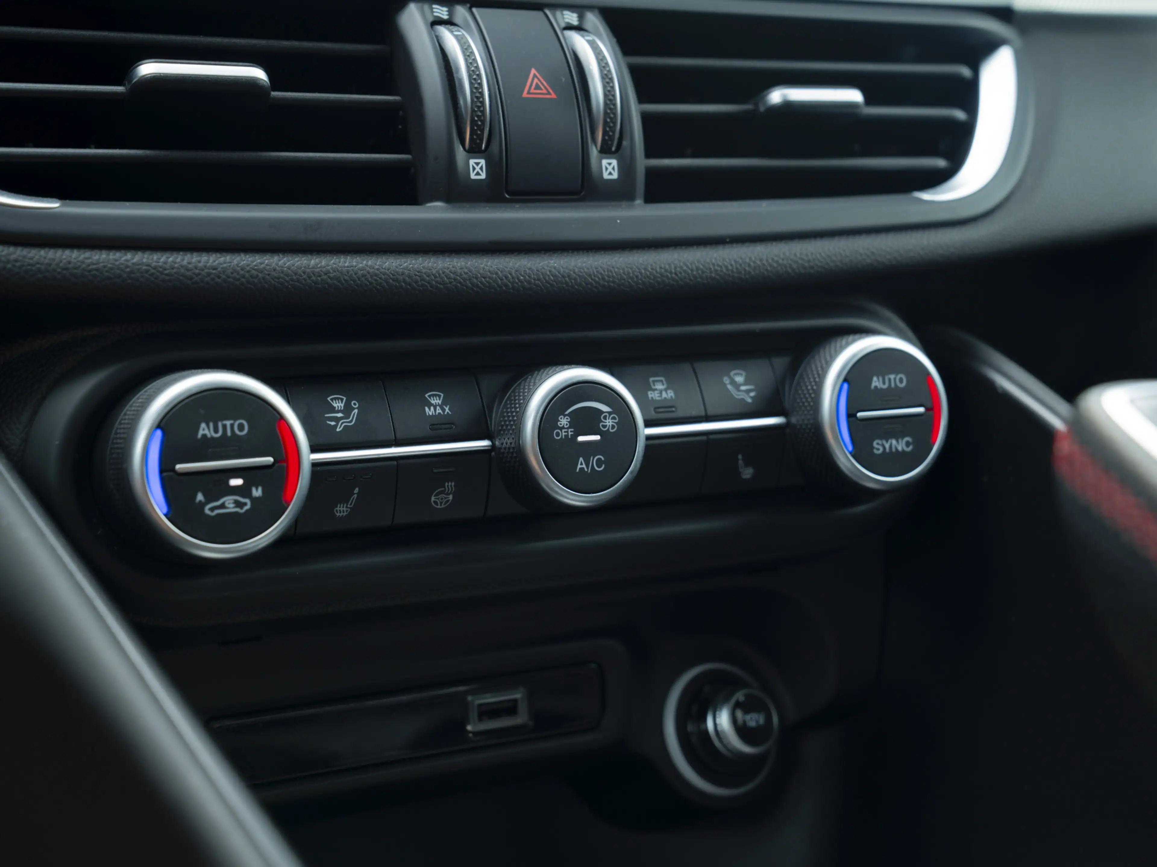 Alfa Romeo Giulia 2.0 T GME AWD Competizione Staat in loods klaar vo — photo 28