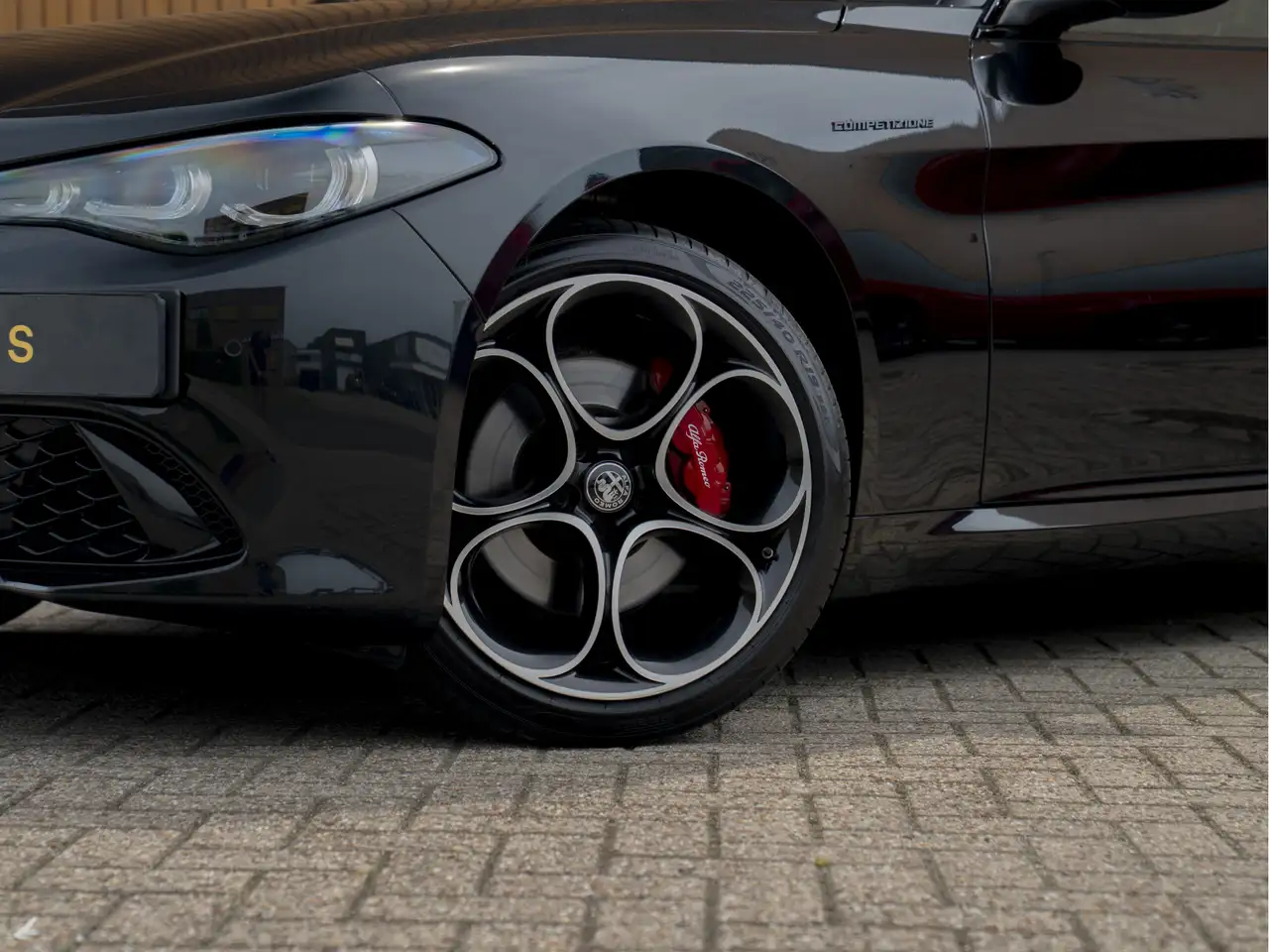 Alfa Romeo Giulia 2023 — фото 15