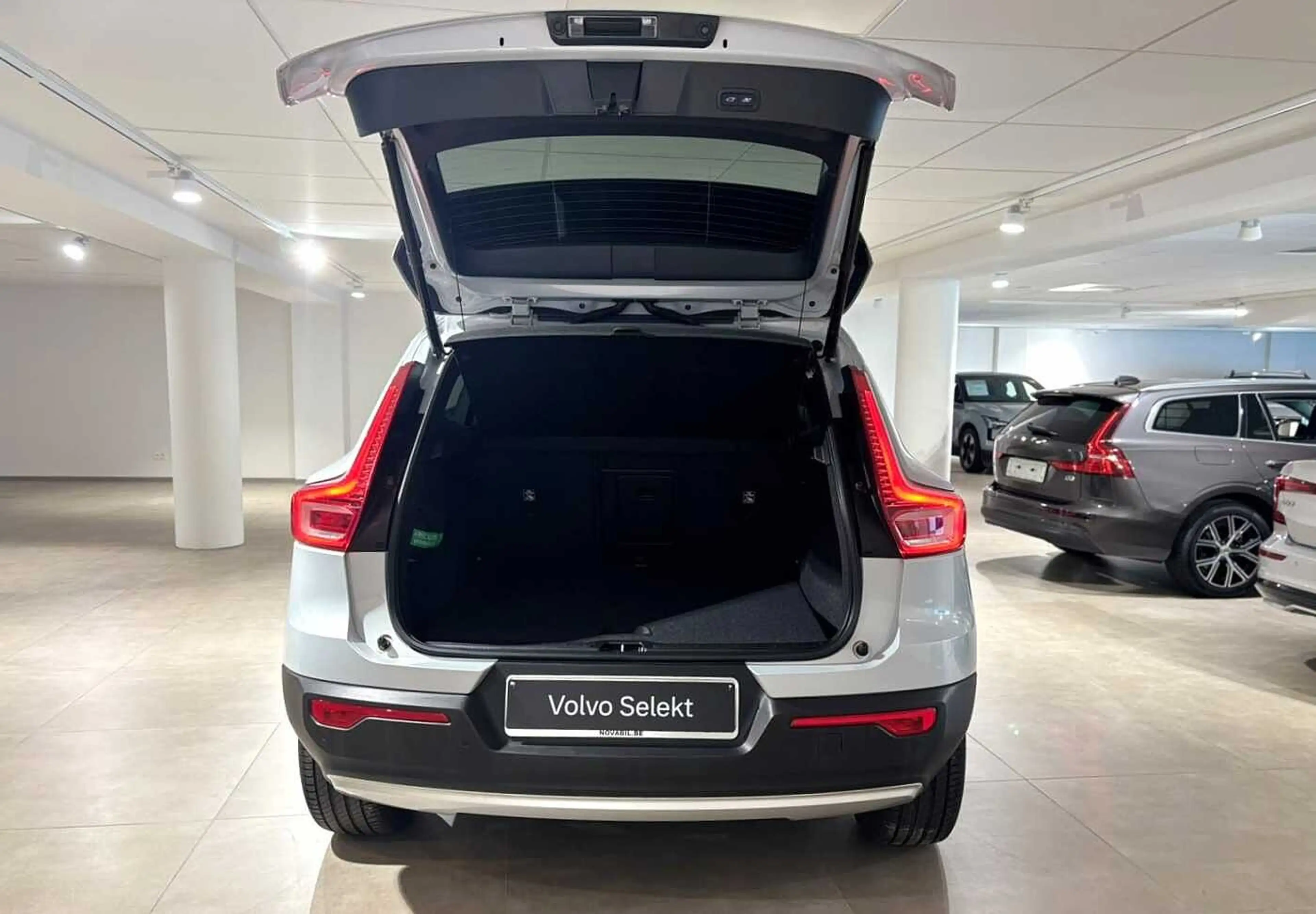 Volvo XC40 Momentum Pro, T2 (automatic) — photo 6