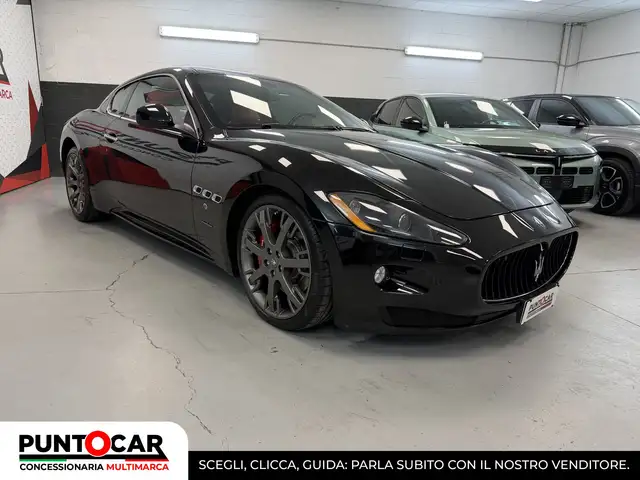 Maserati Granturismo view 5