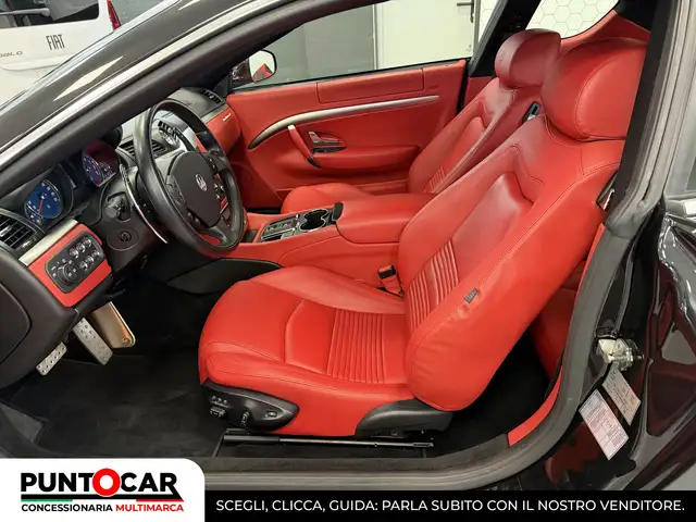 Maserati Granturismo view 15