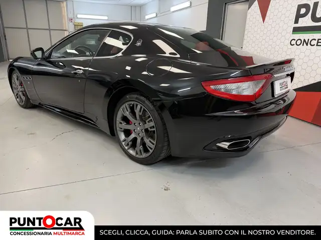 Maserati Granturismo view 14