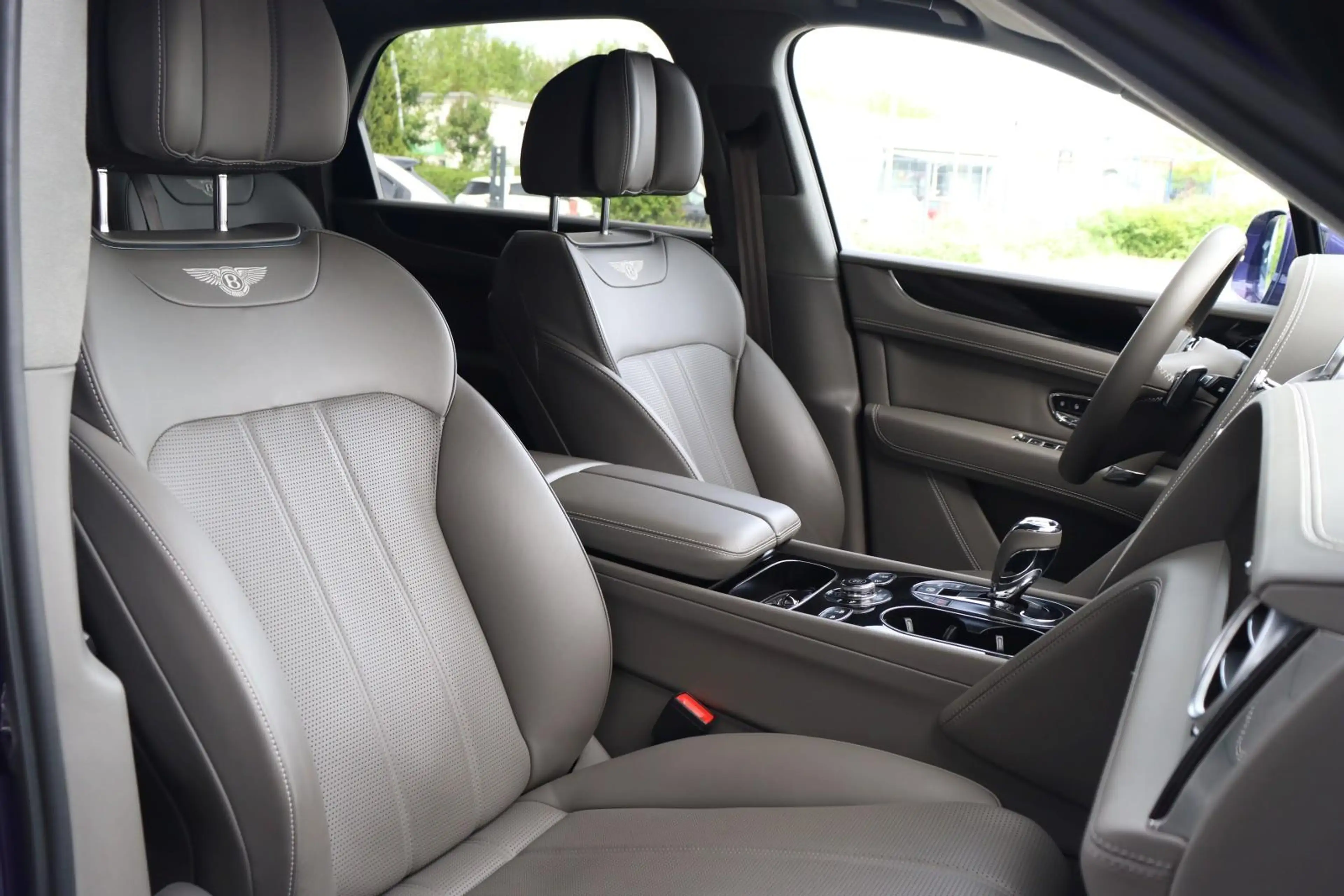 Bentley Bentayga V8 Diesel +NAIM+NIGHT VISION+AHK+HEAD-UP+ — photo 15