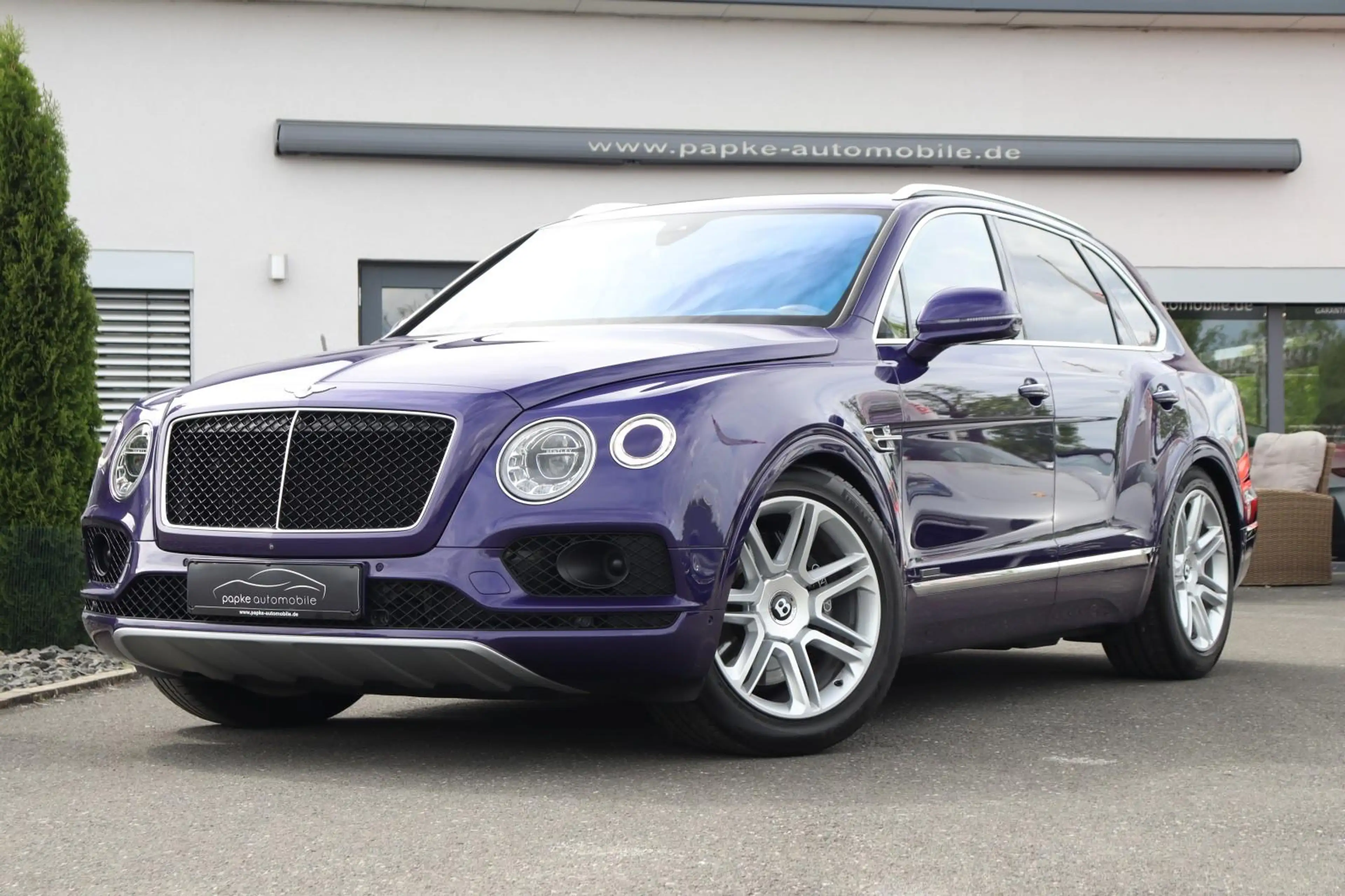 Bentley Bentayga V8 Diesel +NAIM+NIGHT VISION+AHK+HEAD-UP+ — photo 2