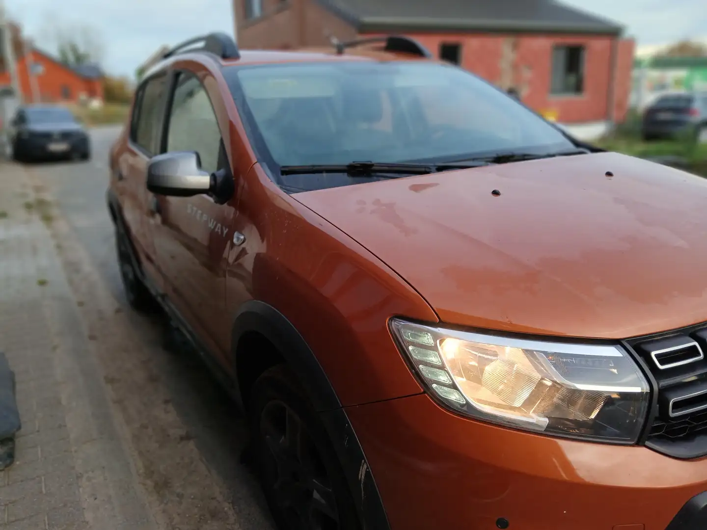 Dacia Sandero Sandero 1.2 16V 75 Essentiel Oranje - 1