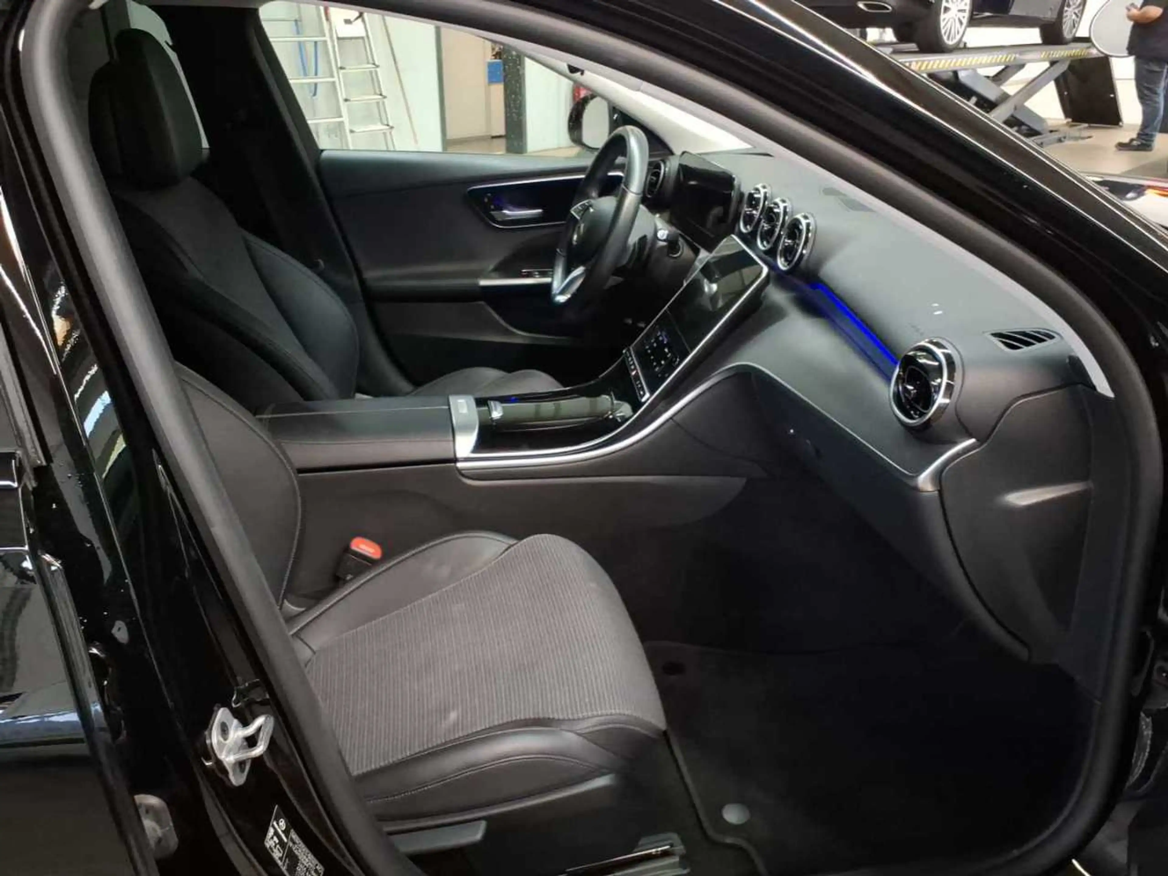 Mercedes-Benz C 300 C 300 e T 9G- Avantgarde AHK KAM SHZ — photo 8