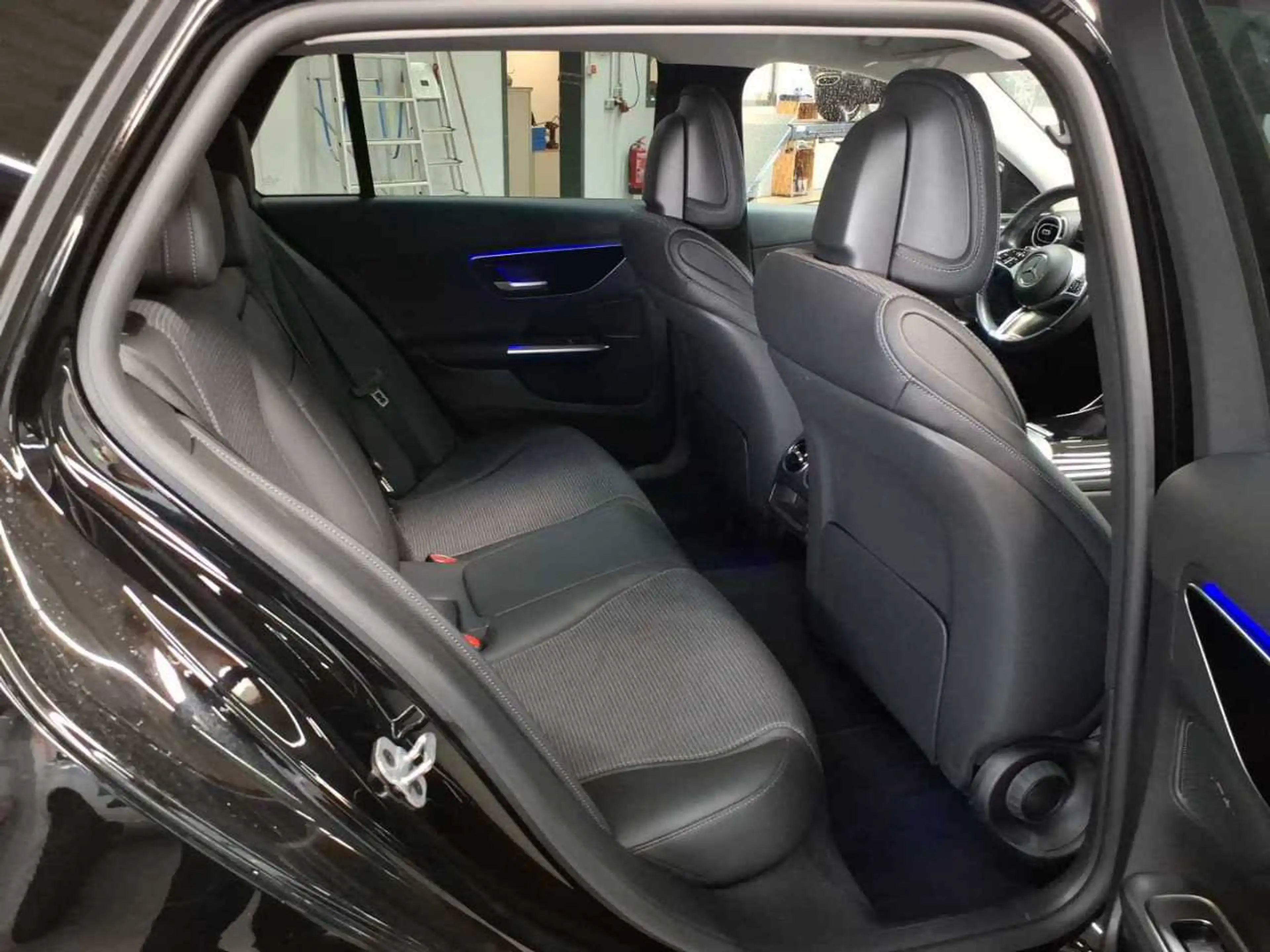 Mercedes-Benz C 300 C 300 e T 9G- Avantgarde AHK KAM SHZ — photo 14
