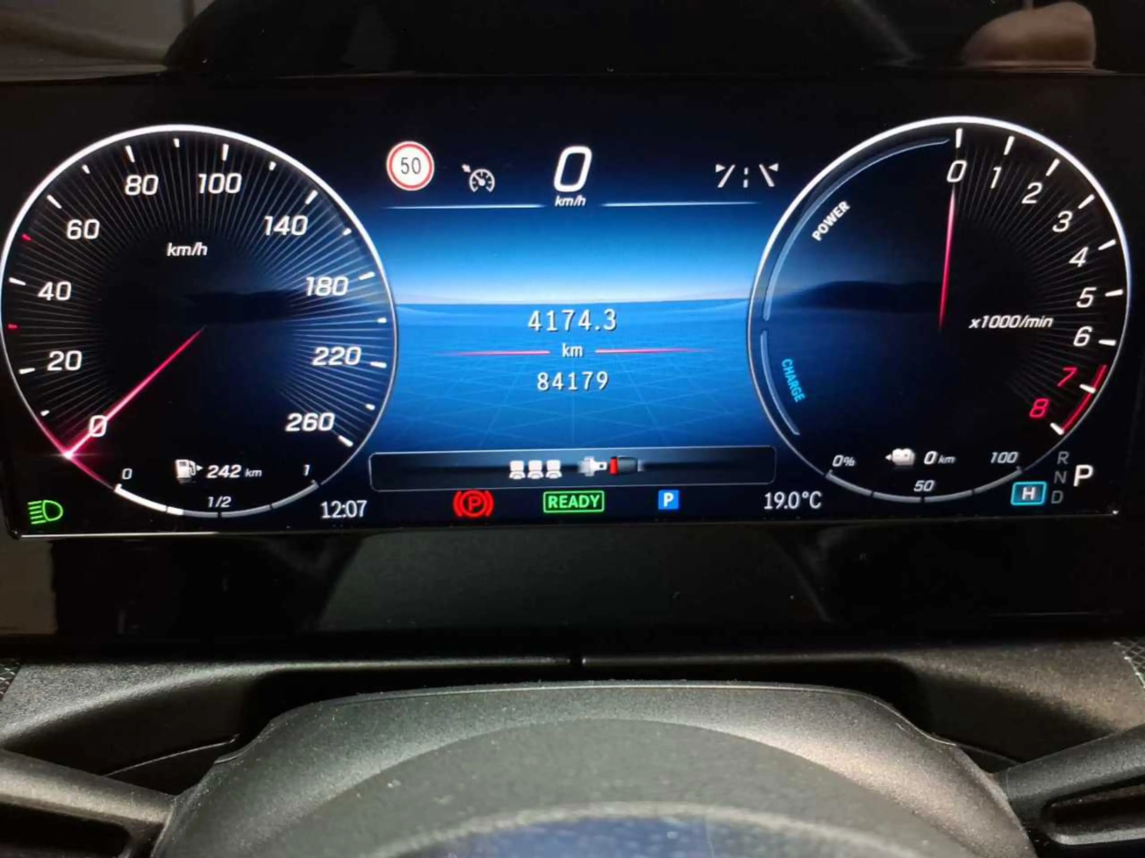 Mercedes-Benz C 300 C 300 e T 9G- Avantgarde AHK KAM SHZ — photo 11