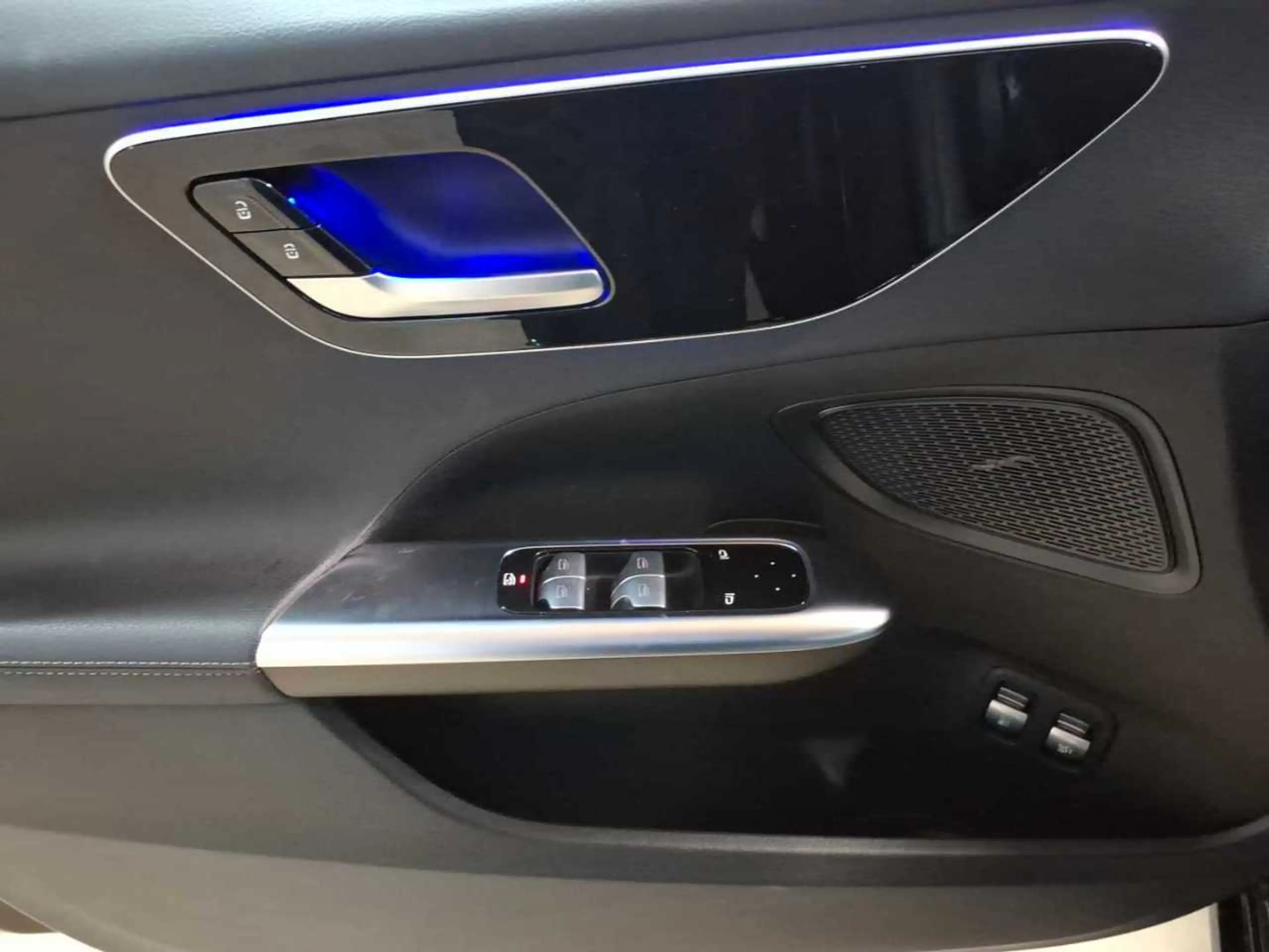 Mercedes-Benz C 300 C 300 e T 9G- Avantgarde AHK KAM SHZ — photo 19
