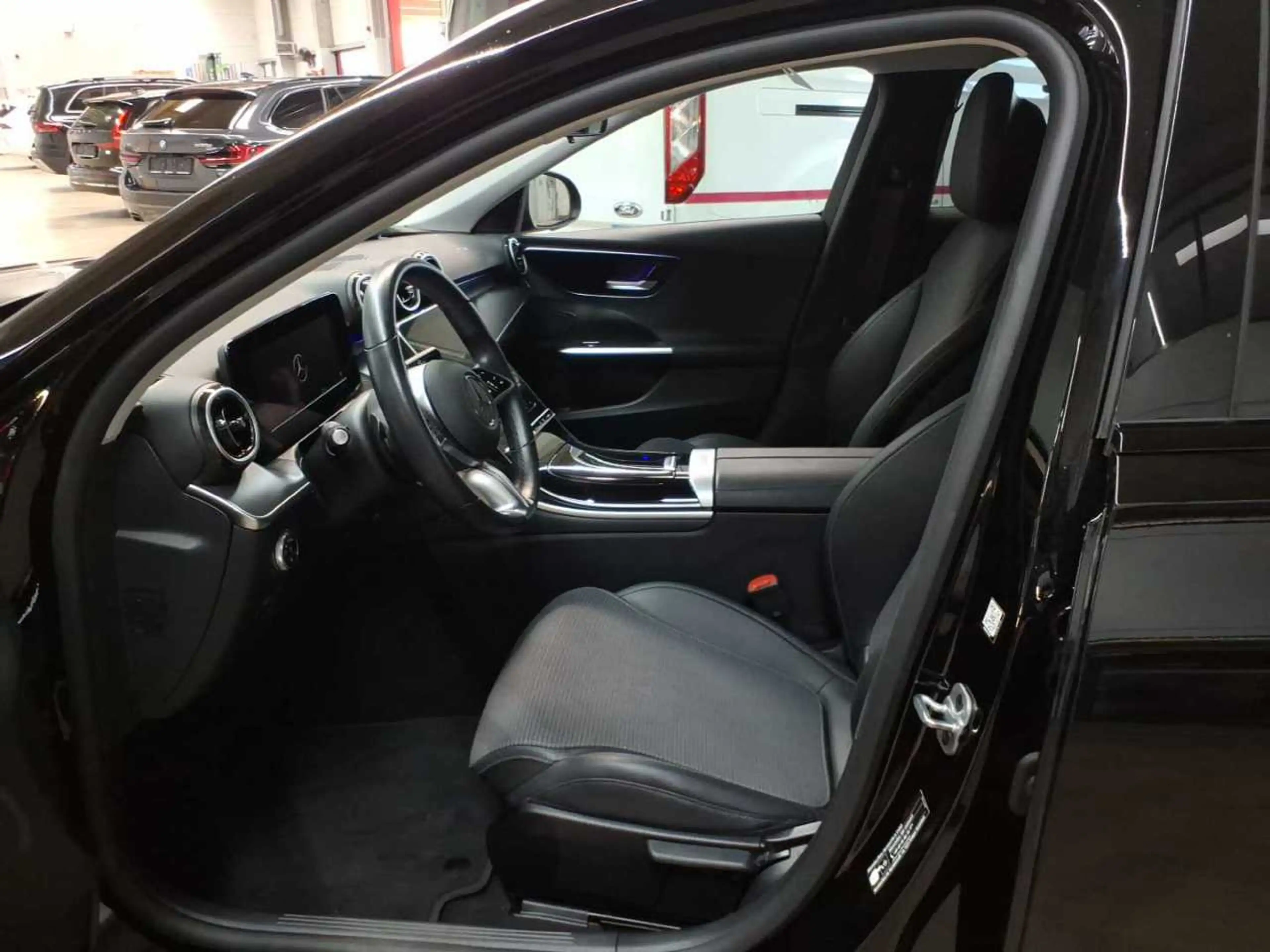 Mercedes-Benz C 300 C 300 e T 9G- Avantgarde AHK KAM SHZ — photo 7