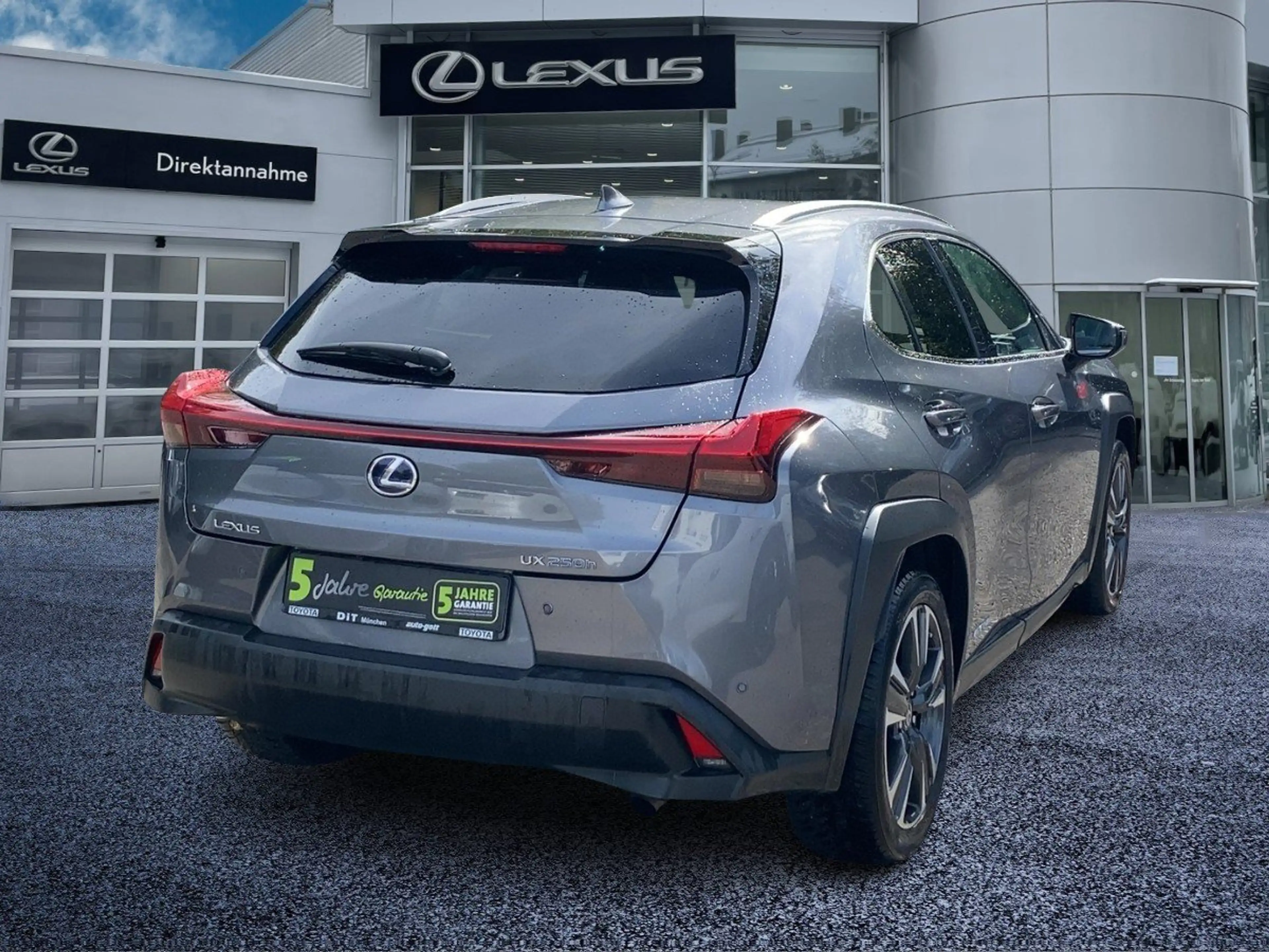 Lexus UX 250h UX 250 h 250h Style Edition — photo 7