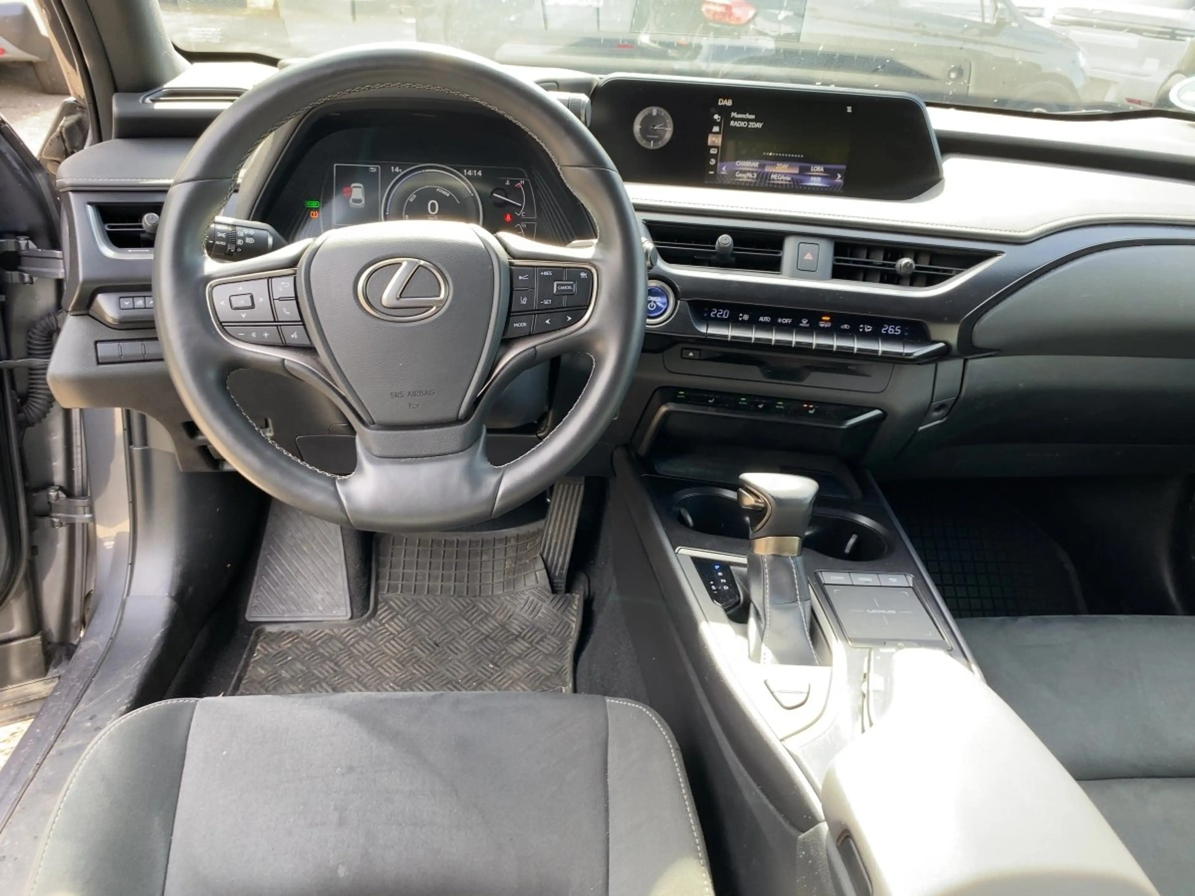 Lexus UX 250h UX 250 h 250h Style Edition — photo 14
