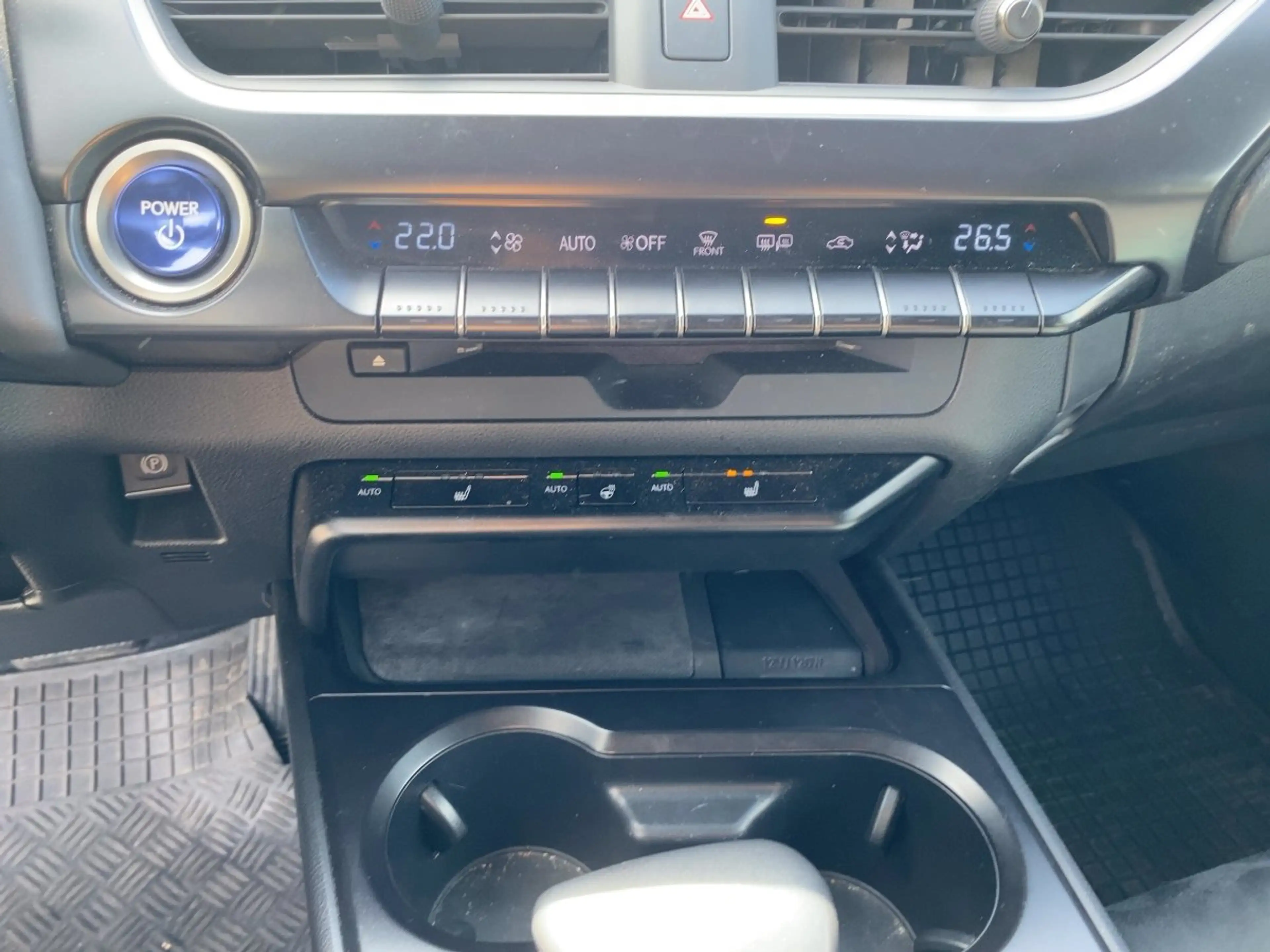 Lexus UX 250h UX 250 h 250h Style Edition — photo 18