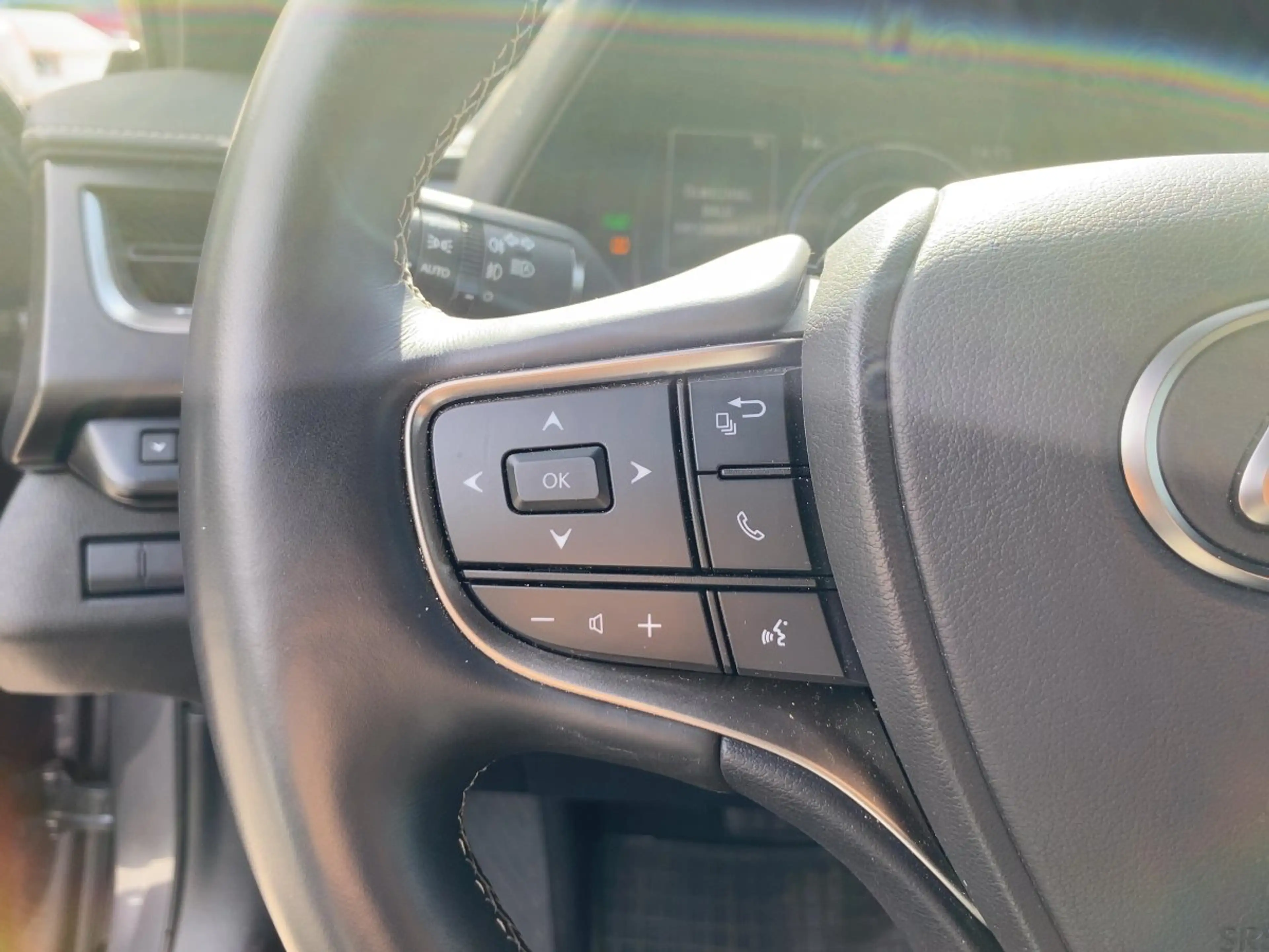 Lexus UX 250h UX 250 h 250h Style Edition — photo 22