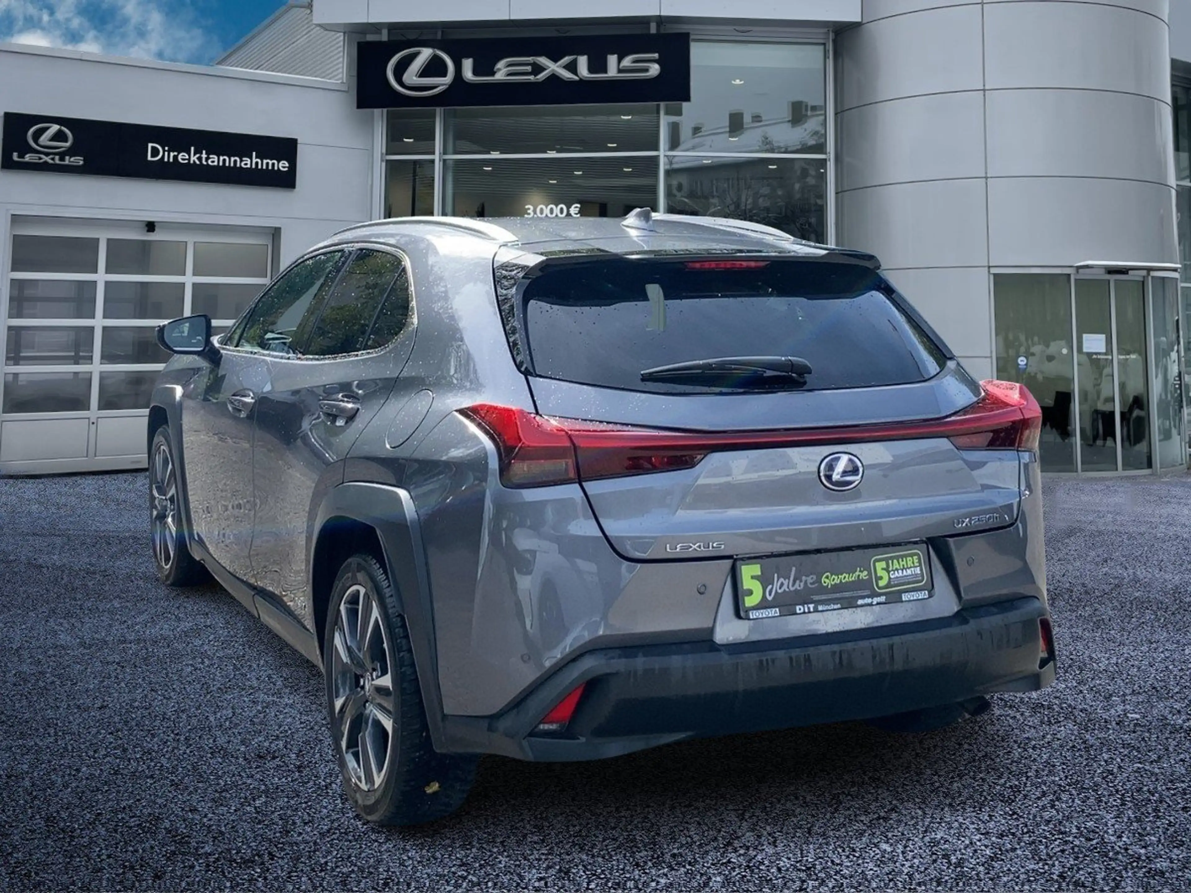 Lexus UX 250h UX 250 h 250h Style Edition — photo 5
