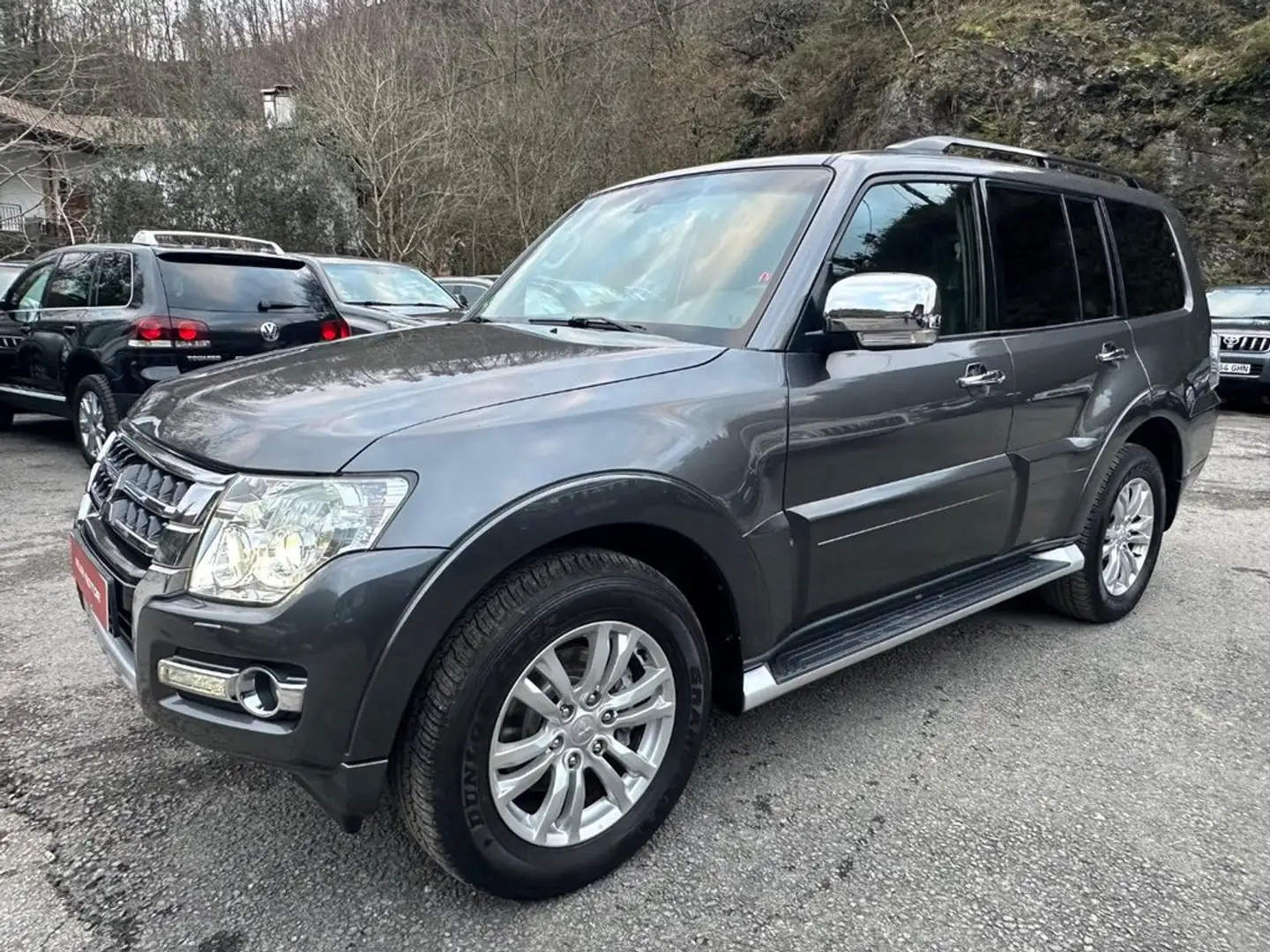 Mitsubishi Montero 3.2 DID Kaiteki Auto Gris - 2