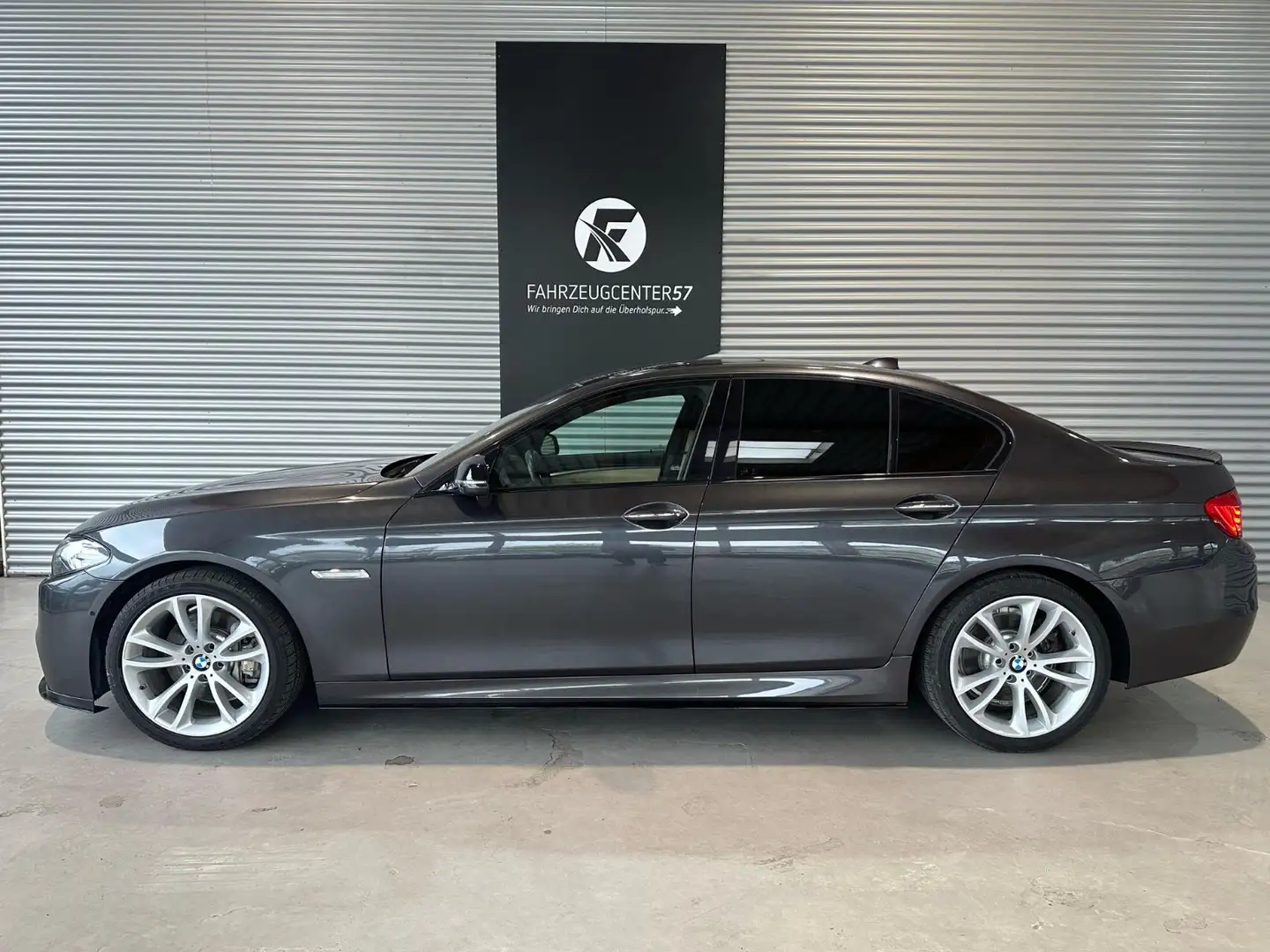 BMW 535 i xDrive M-SPORT/H&K/360°/BI-XENON Gris - 2
