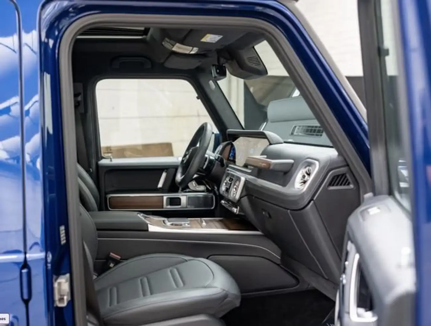Mercedes-Benz G 580 Azul - 2