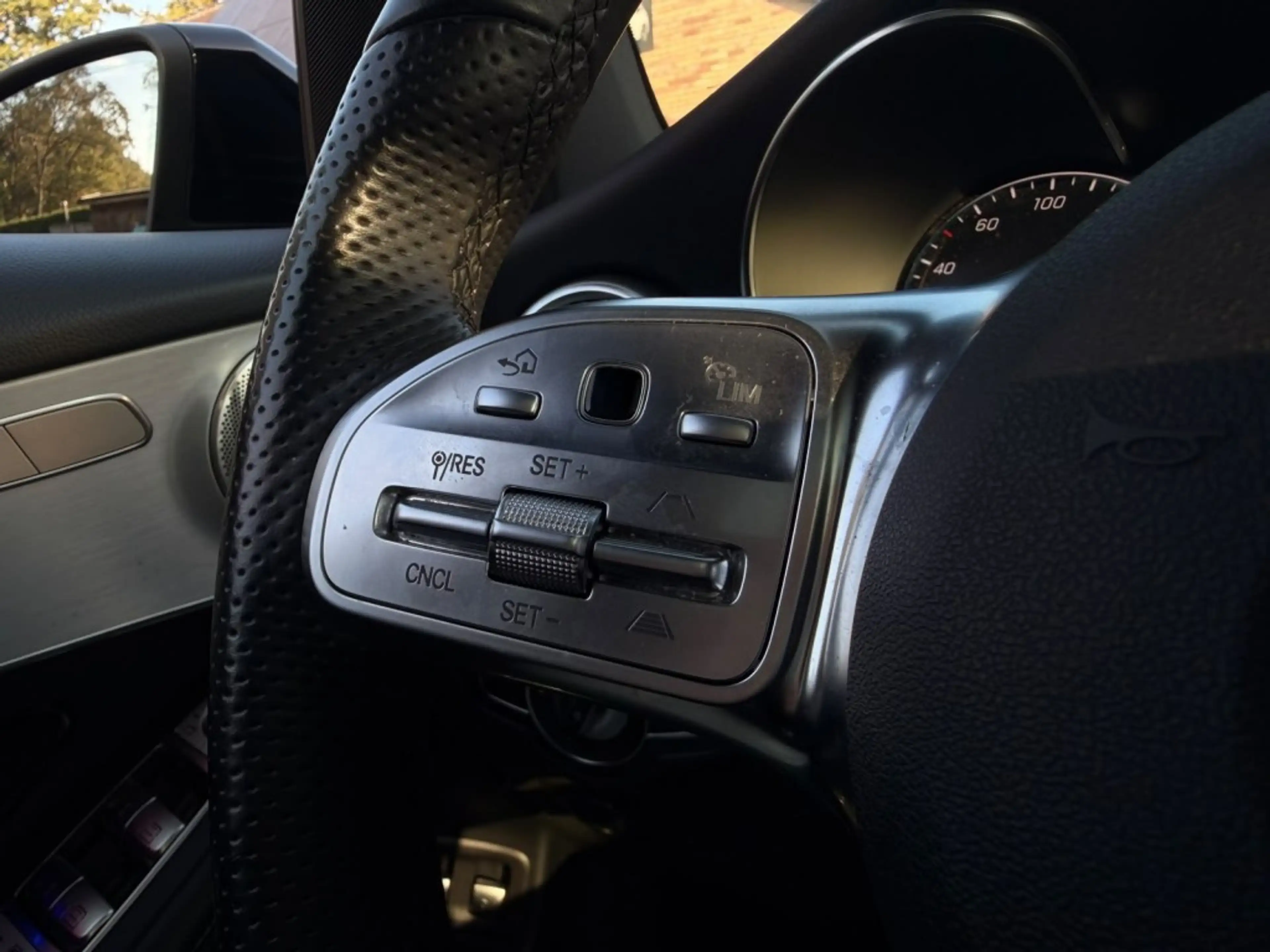 Mercedes-Benz GLC 300 300E 4M BNS SOL. AMG. PANO, ACC, BURMESTER — photo 9