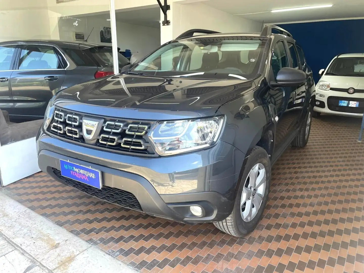 Dacia Duster 1.5 dCi 8V 110 CV 4x2 Comfort Gris - 2