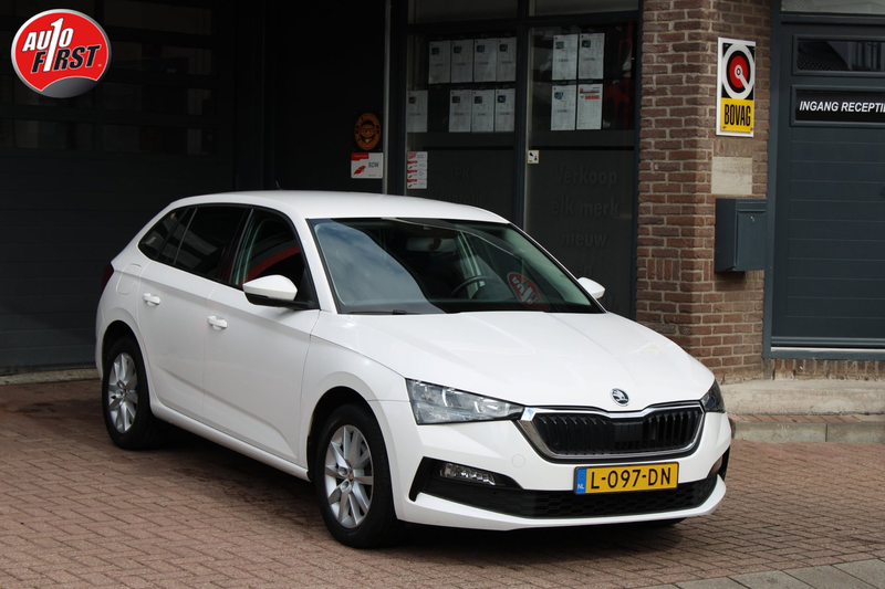 Skoda Scala 1.0 TSI Ambition / Camera / Apple/Android Carplay — photo 6