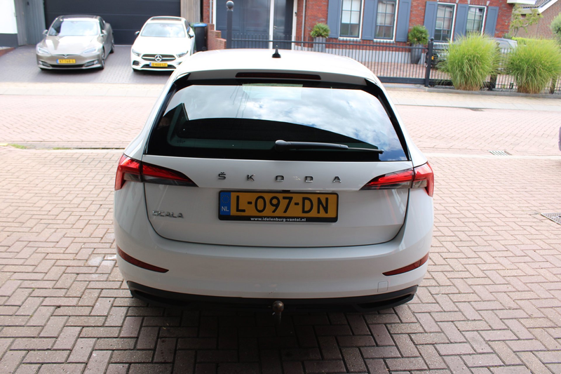Skoda Scala 1.0 TSI Ambition / Camera / Apple/Android Carplay — photo 8