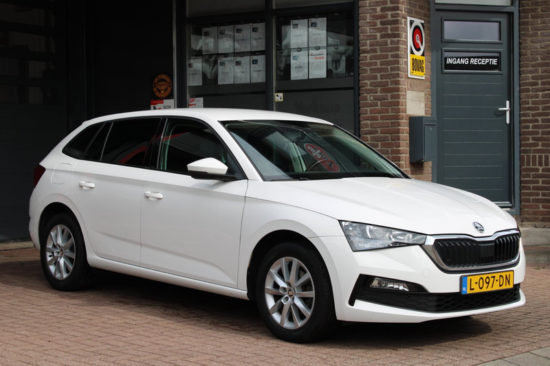 Skoda Scala 1.0 TSI Ambition / Camera / Apple/Android Carplay — photo 4