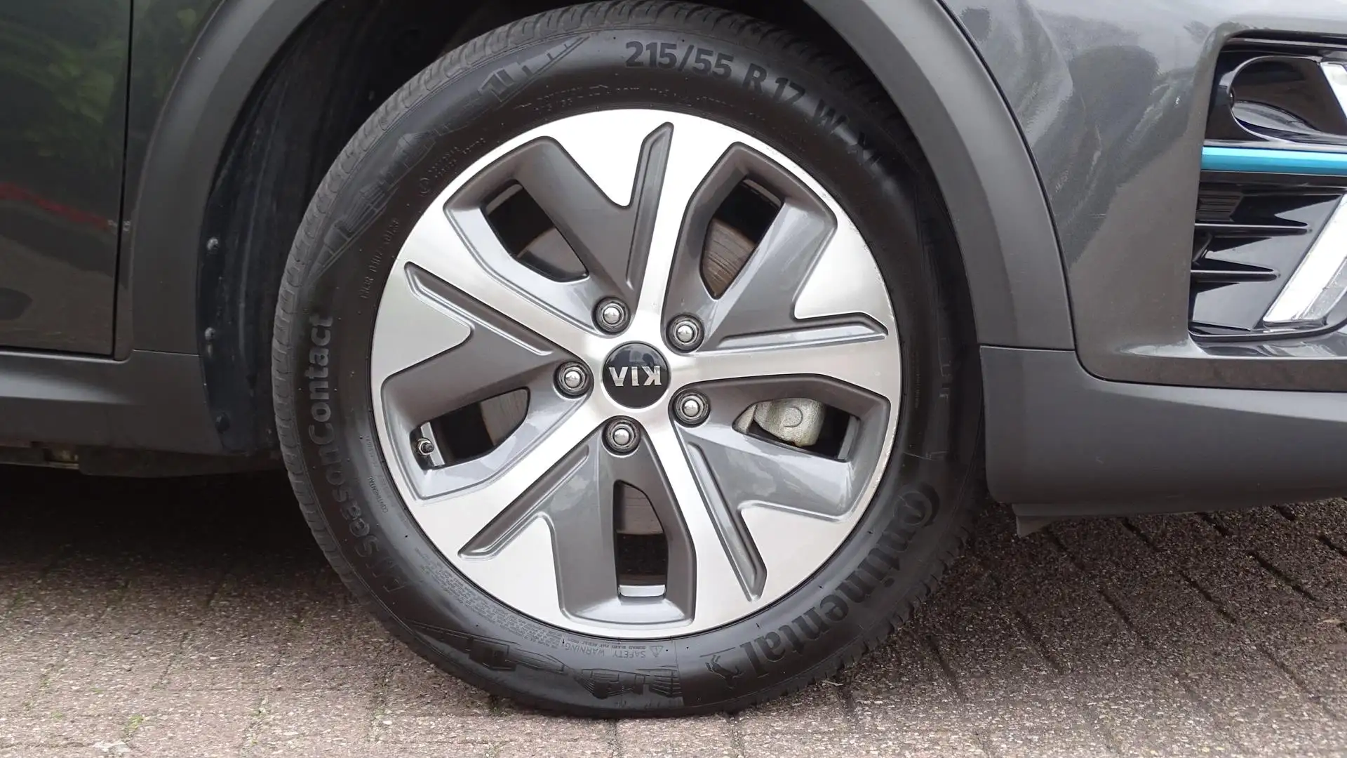 Kia e-Niro 64 kWh 204pk Aut Dynamic Plus Line, Warmtepomp, 3- Grigio - 2