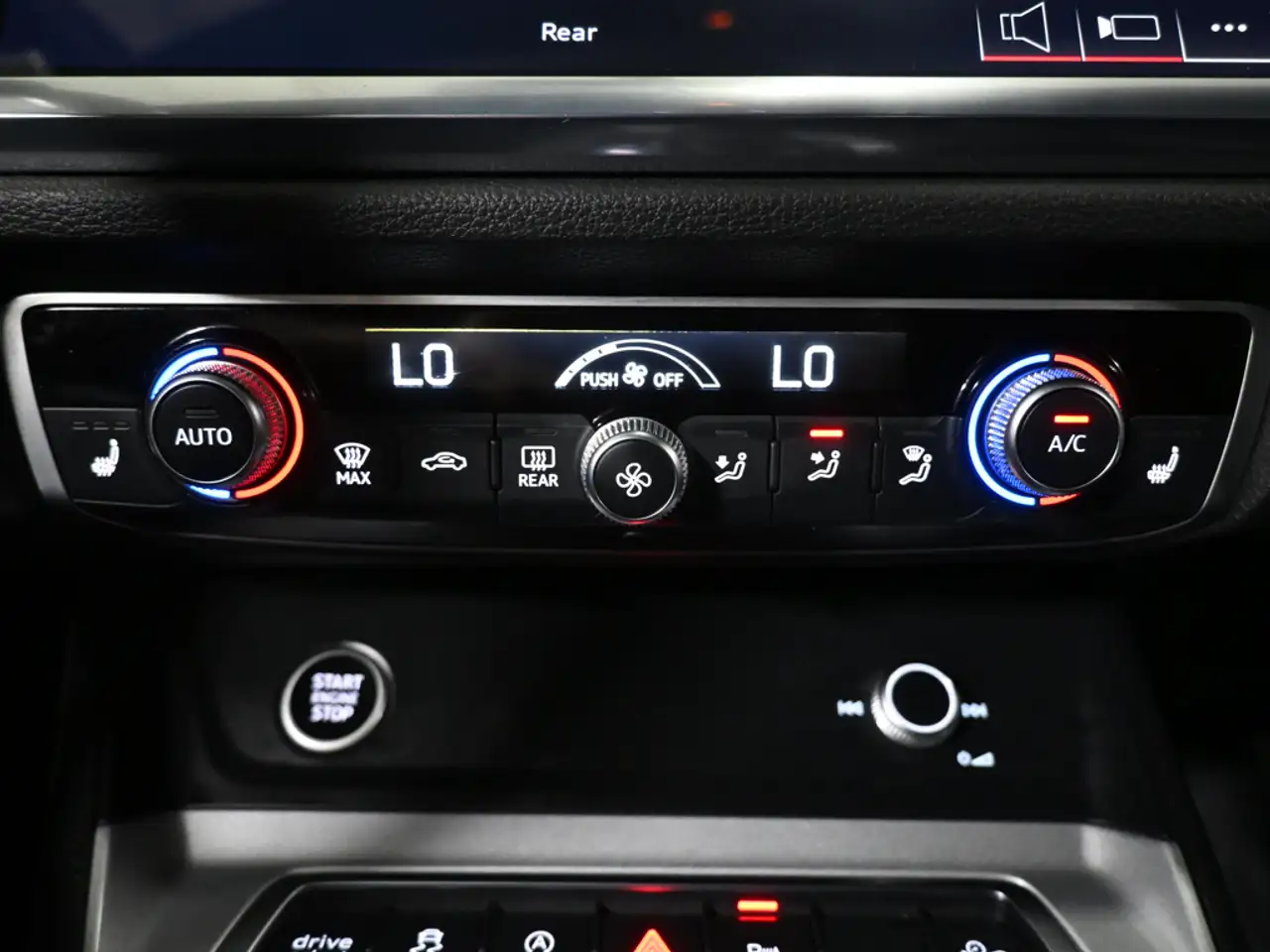 Audi Q3 снимка Audi Q3