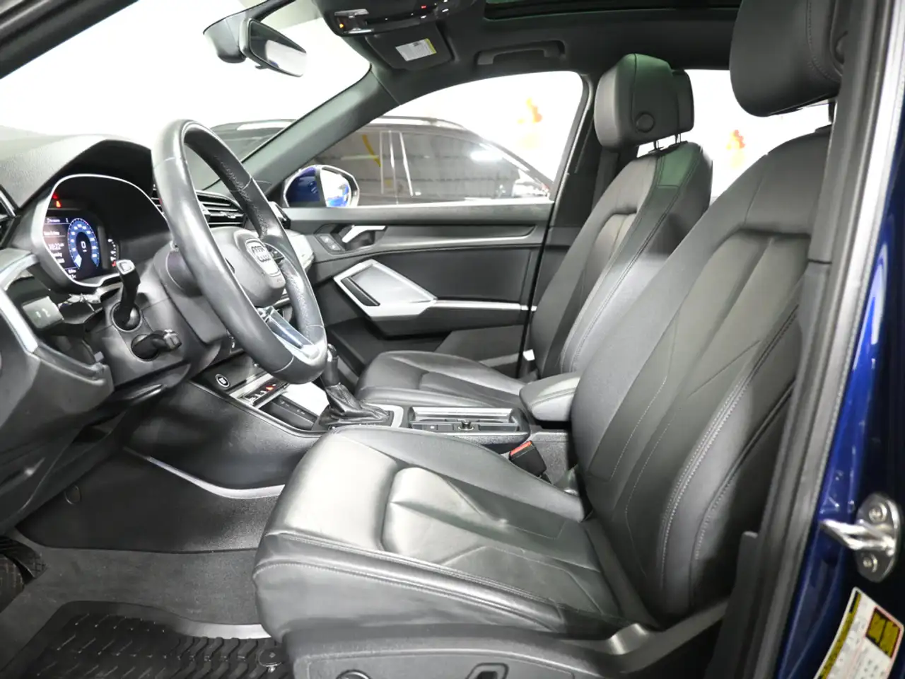 Audi Q3 снимка Audi Q3