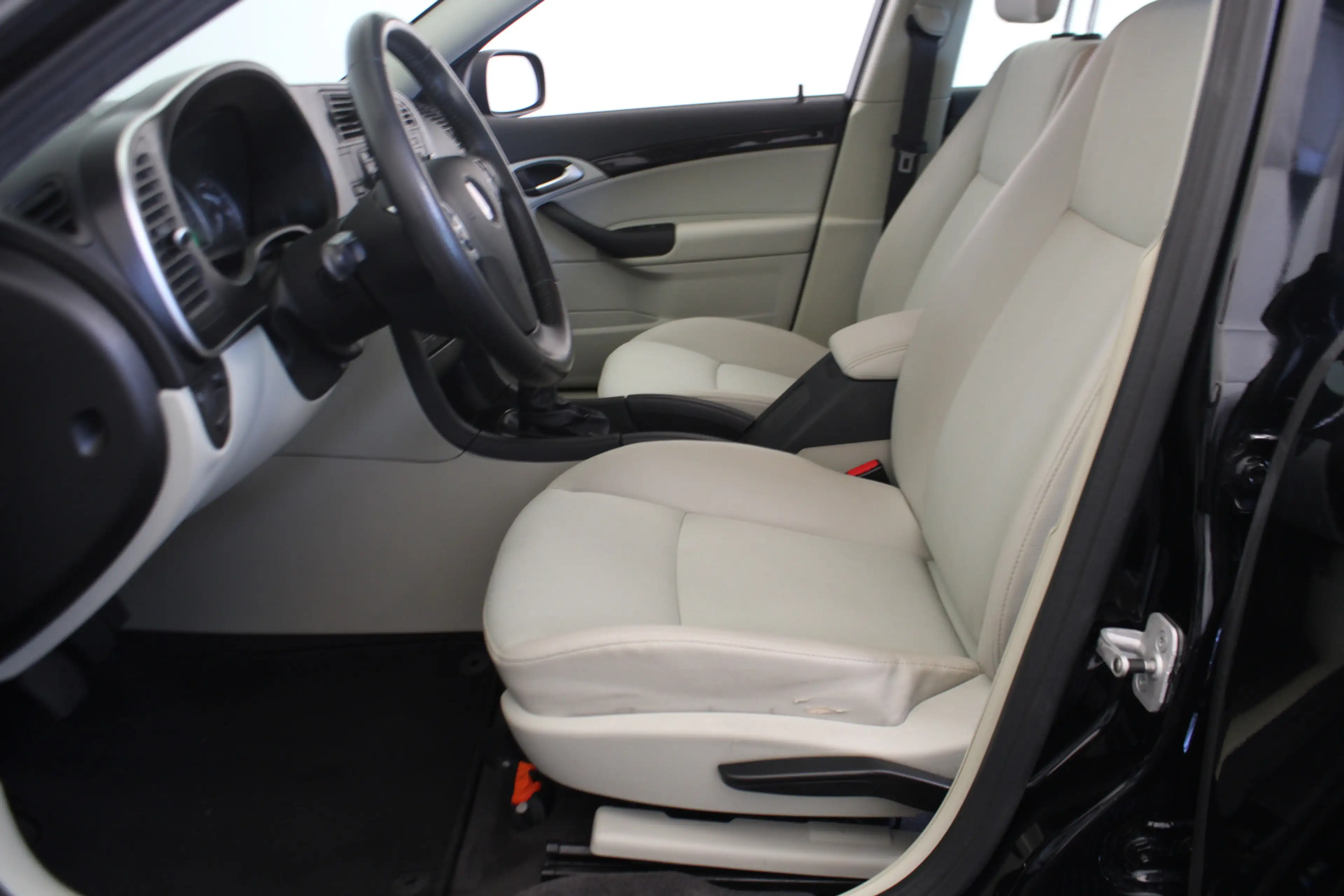 Saab 9-3 Sport Sedan 2.0t Norden — photo 12