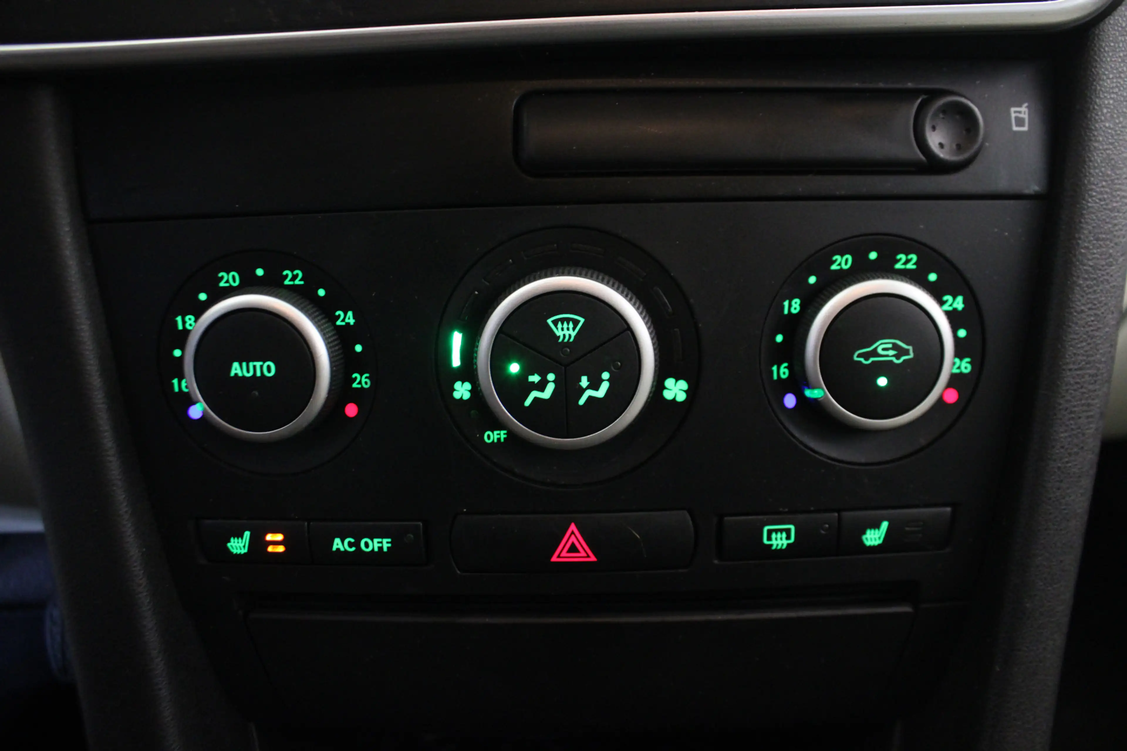 Saab 9-3 Sport Sedan 2.0t Norden — photo 15