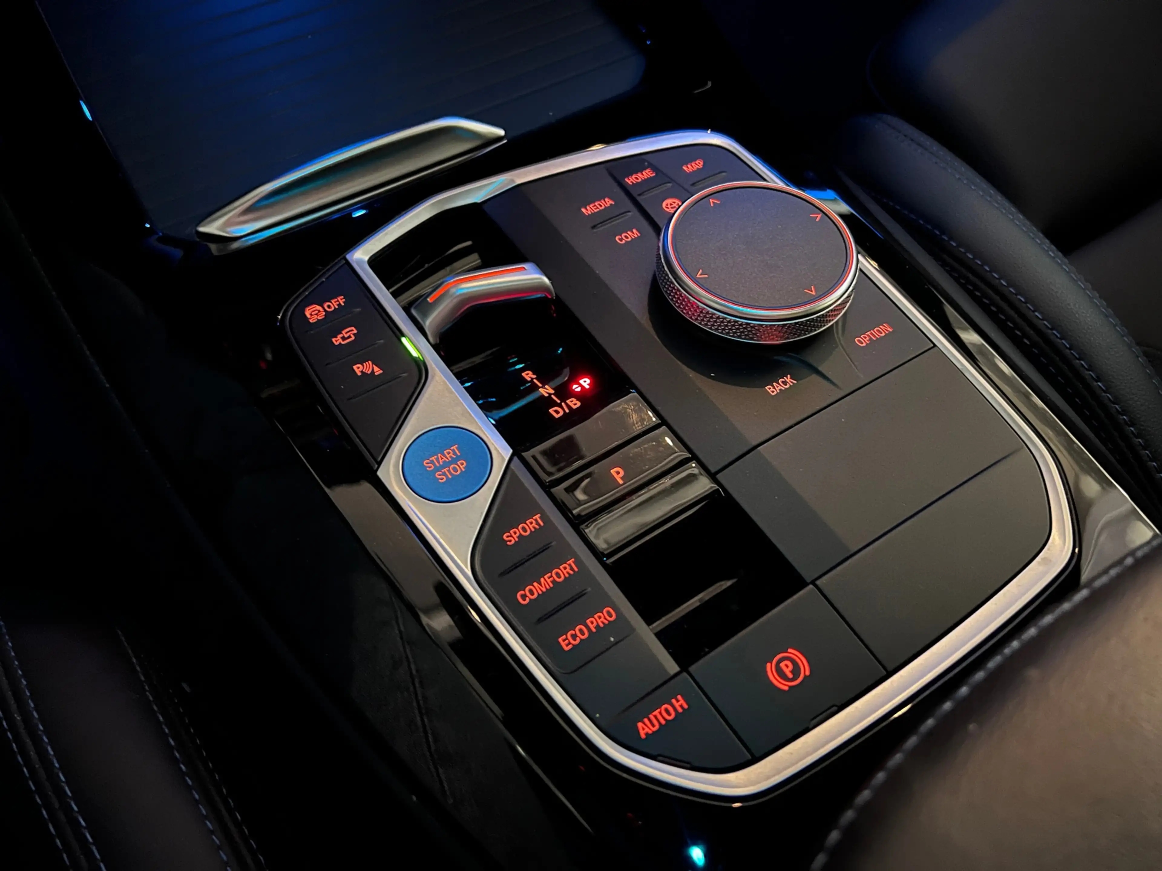 BMW iX3 High Executive 80 kWh Edition M Pano/Stuurverwarmi — photo 29