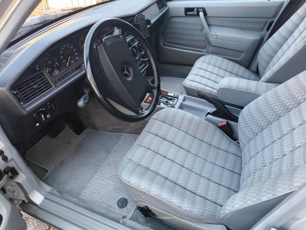 Mercedes-Benz 190 E, foto 5