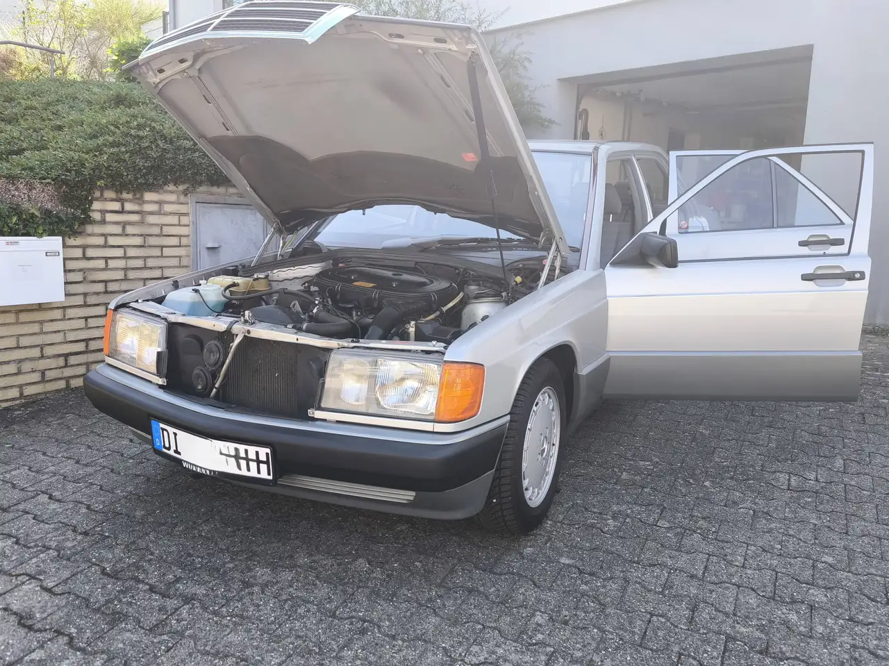Mercedes-Benz 190 E, foto 1