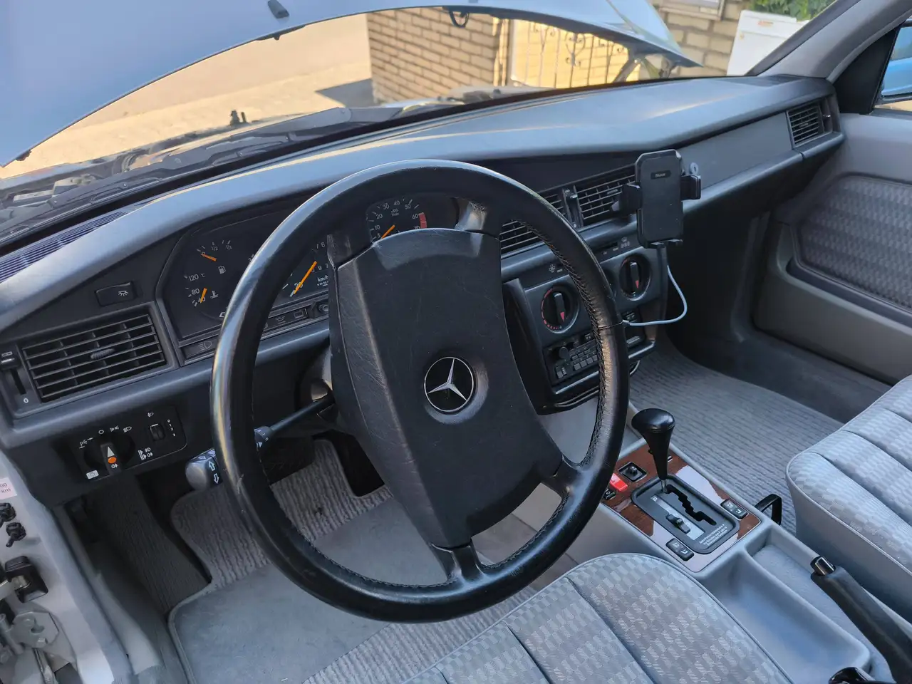 Mercedes-Benz 190 E, foto 6