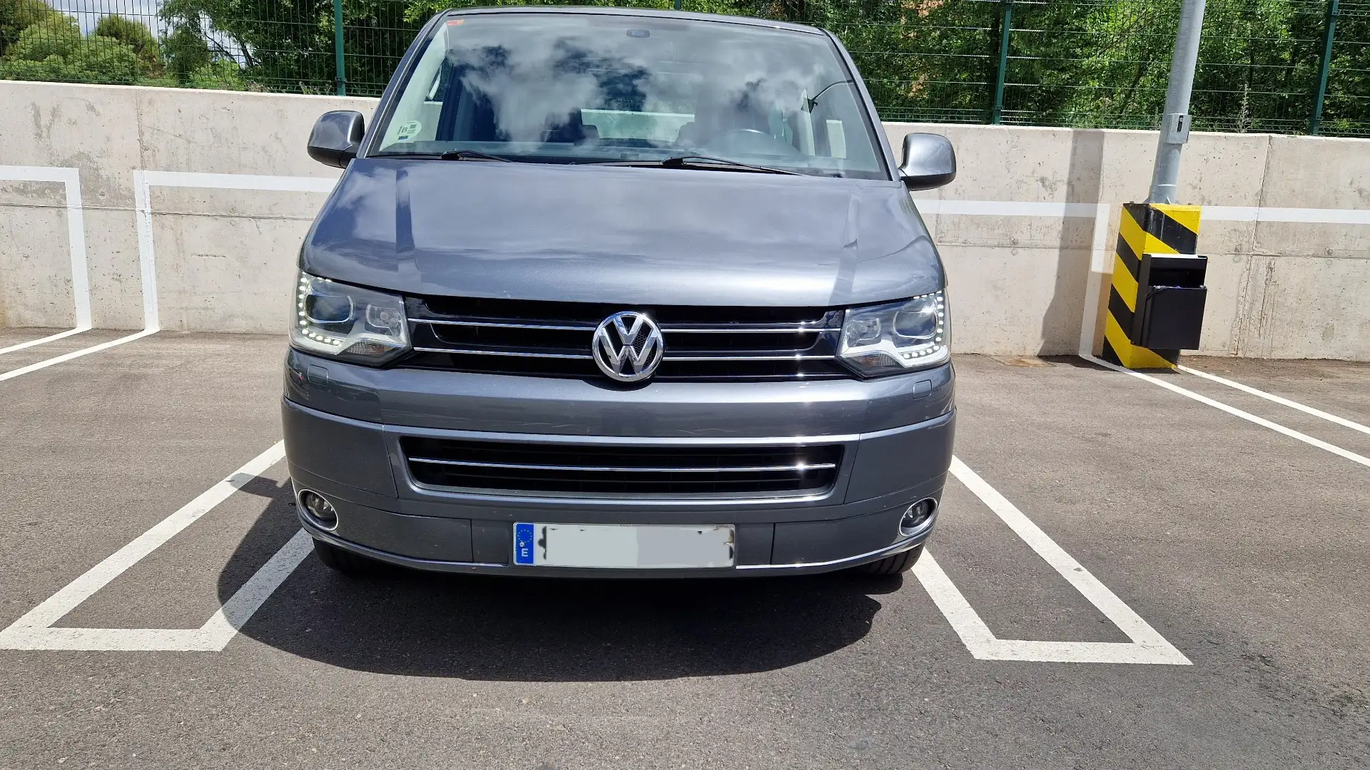 Volkswagen T5 Multivan Mulltivan 2.0Bi-TDI BMT HighlineEdition 4M DSG 180 - 2
