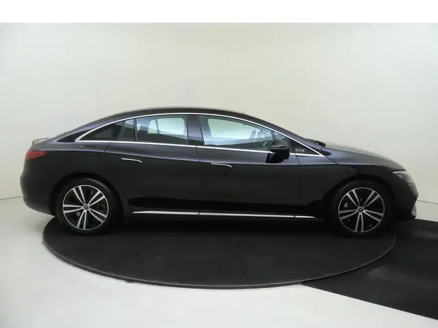 Mercedes-Benz EQE view 9
