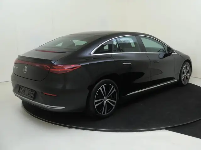 Mercedes-Benz EQE view 4